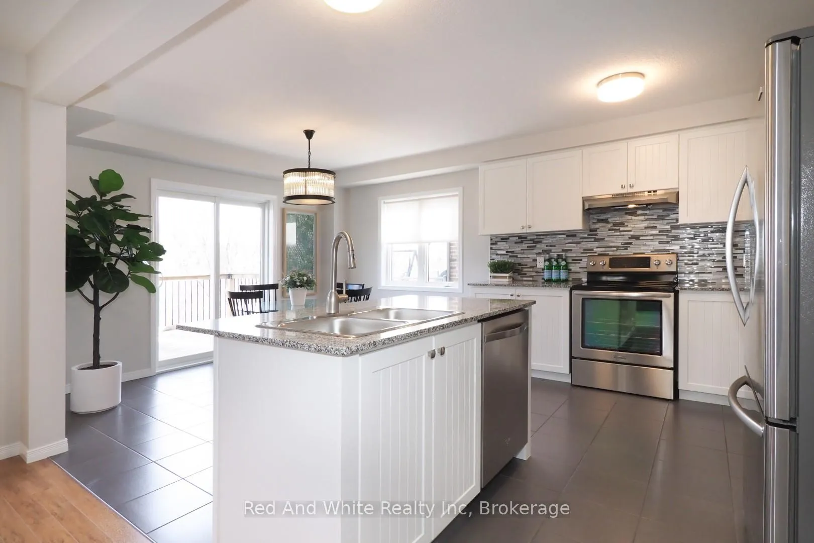 Photo 13 of 441 Woodbine Avenue, Kitchener — HOMEH