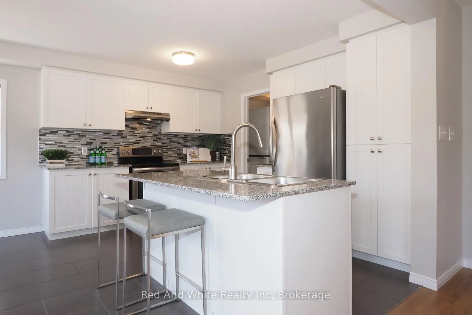 Photo 15 of 441 Woodbine Avenue, Kitchener — HOMEH