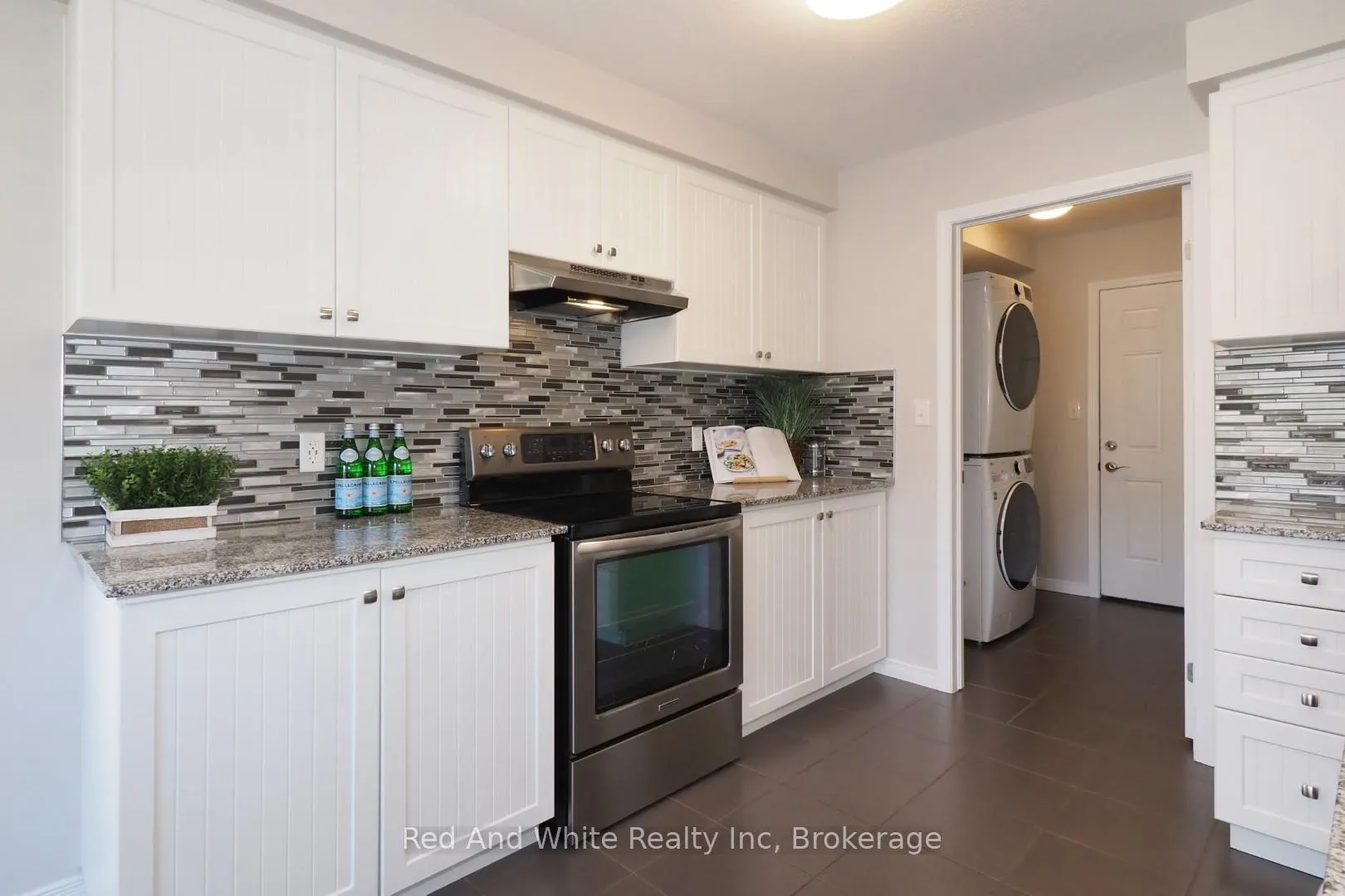 Photo 16 of 441 Woodbine Avenue, Kitchener — HOMEH