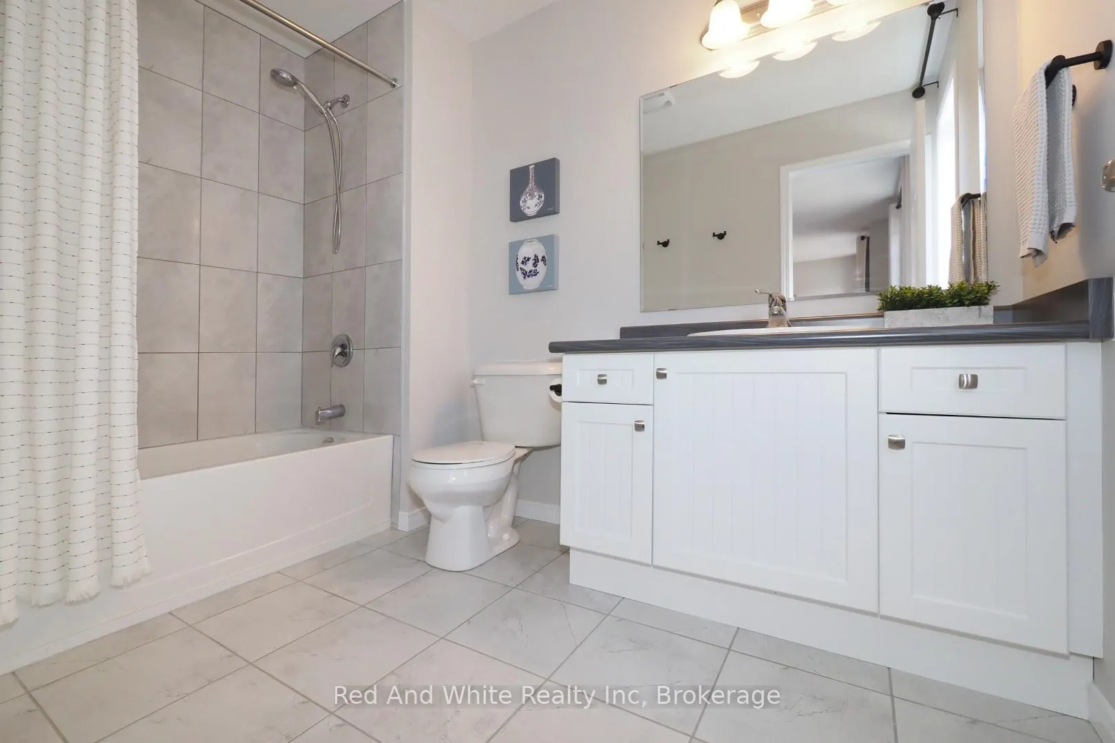 Photo 29 of 441 Woodbine Avenue, Kitchener — HOMEH