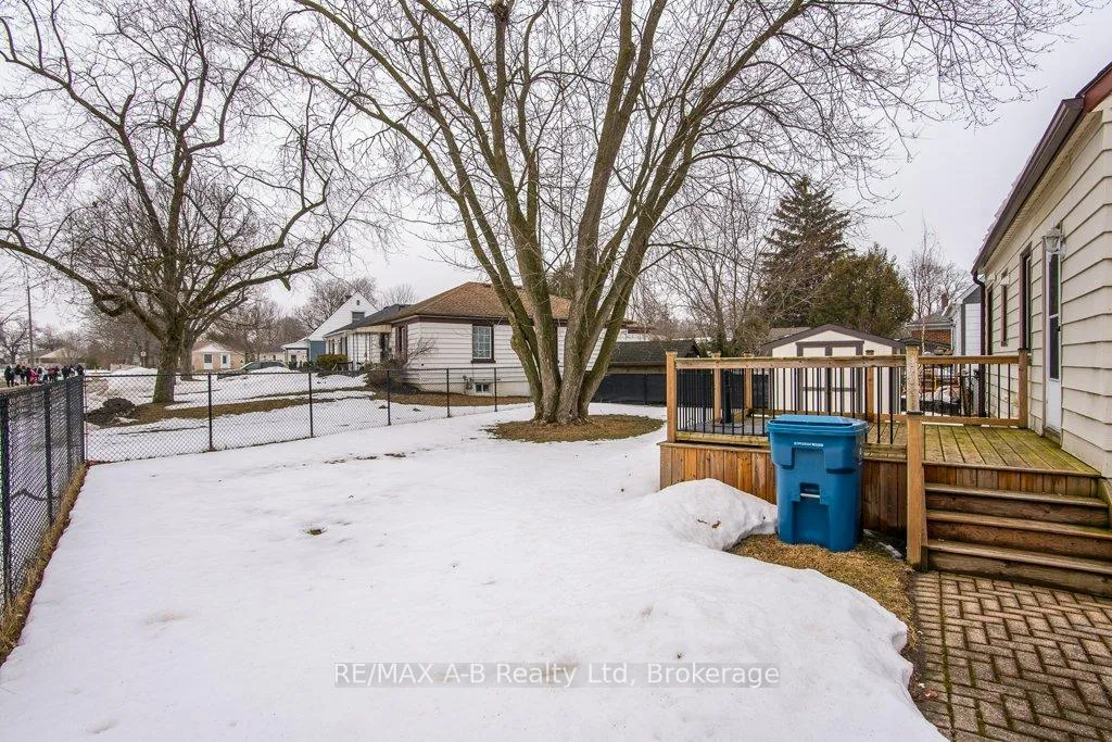 Photo 5 of 54 Glastonbury Drive, Stratford — HOMEH