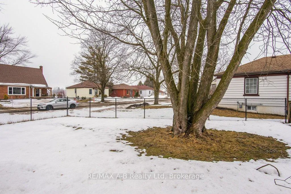 Photo 11 of 54 Glastonbury Drive, Stratford — HOMEH