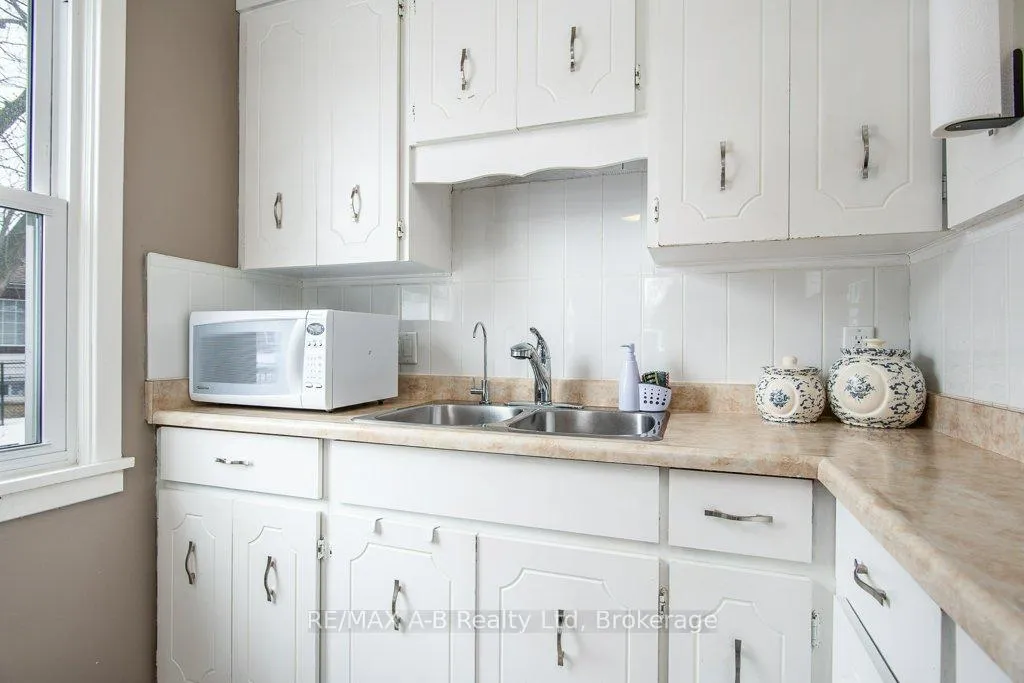 Photo 25 of 54 Glastonbury Drive, Stratford — HOMEH