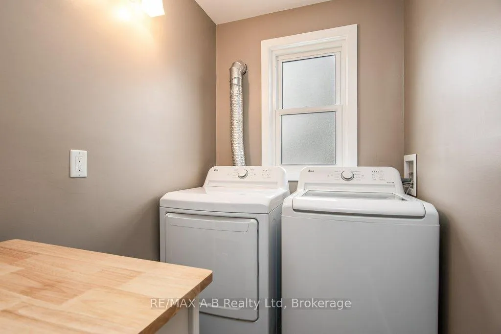 Photo 34 of 54 Glastonbury Drive, Stratford — HOMEH