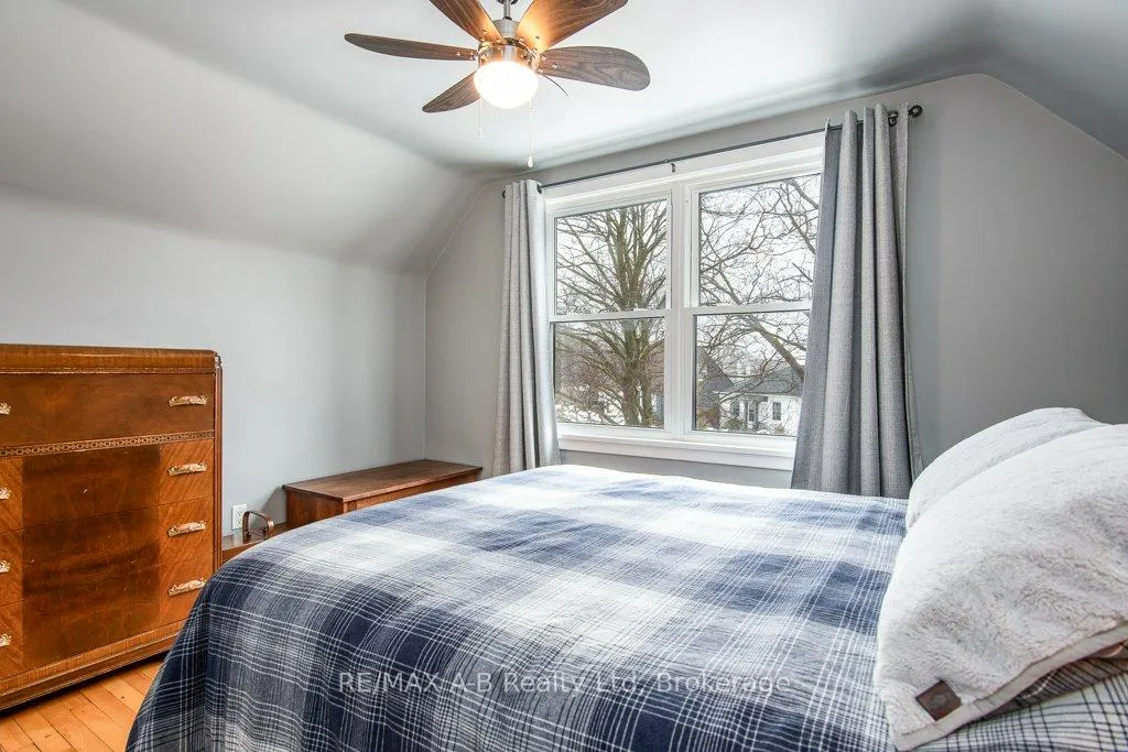 Photo 36 of 54 Glastonbury Drive, Stratford — HOMEH