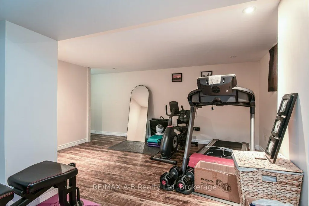 Photo 42 of 54 Glastonbury Drive, Stratford — HOMEH