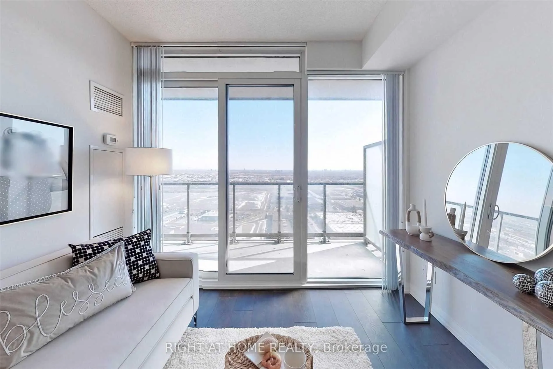 Photo 9 of Unit 3601, 7895 Jane Street, Vaughan, Concord — HOMEH