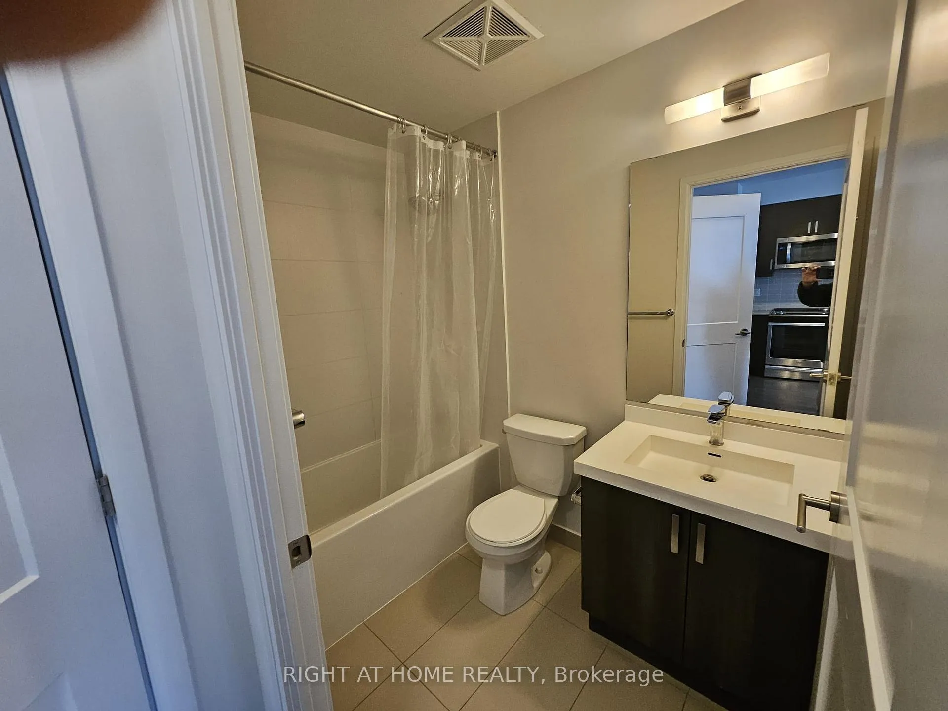 Photo 21 of Unit 3601, 7895 Jane Street, Vaughan, Concord — HOMEH