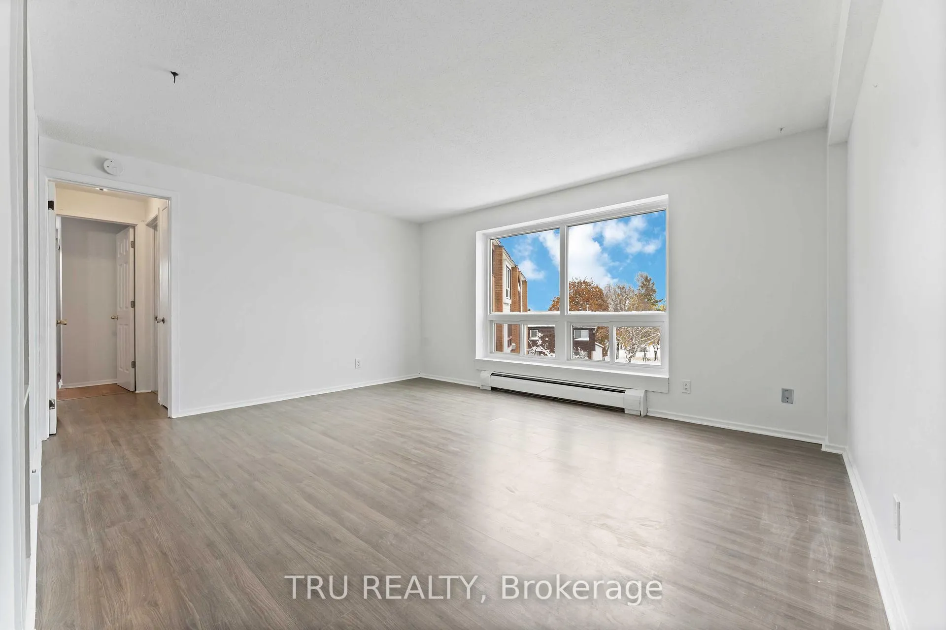 Photo 8 of Unit 8, 898 Elmsmere Road, Ottawa, Beacon Hill South — HOMEH