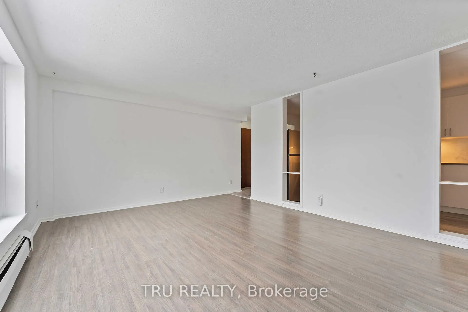 Photo 10 of Unit 8, 898 Elmsmere Road, Ottawa, Beacon Hill South — HOMEH