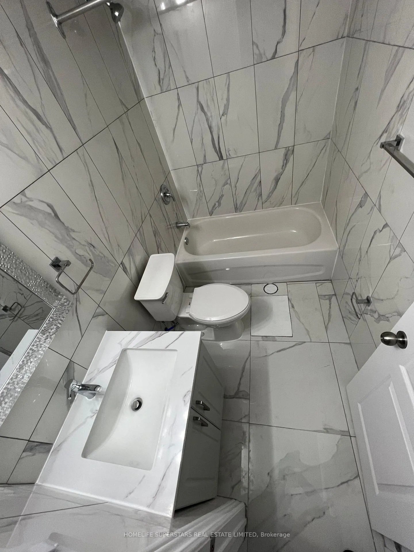 Photo 13 of Unit (Bsmt), 88 Thistle Down Boulevard, Etobicoke, Thistletown-Beaumonde Heights — HOMEH
