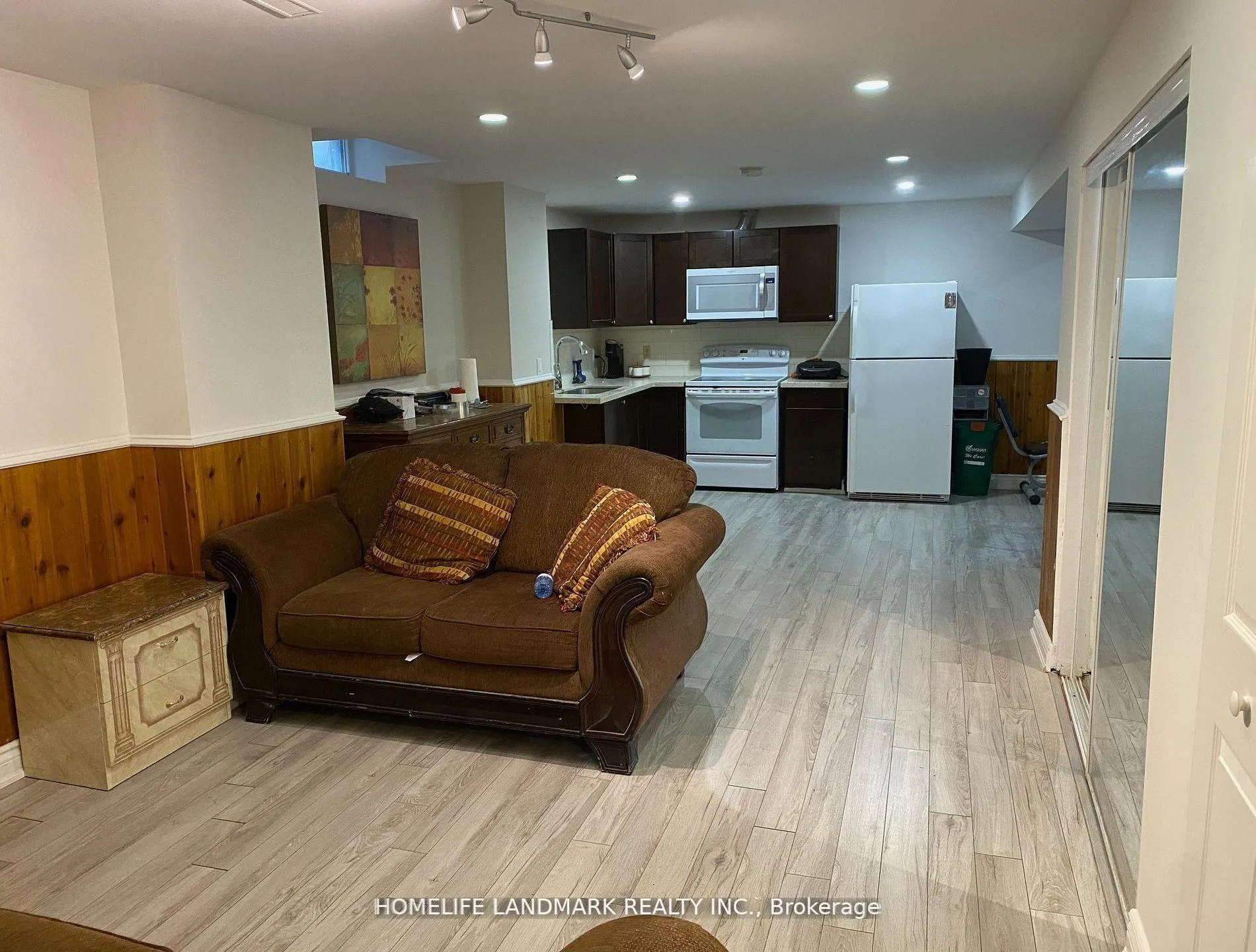 Photo 6 of 1872 Parkside Drive, Pickering, Amberlea — HOMEH