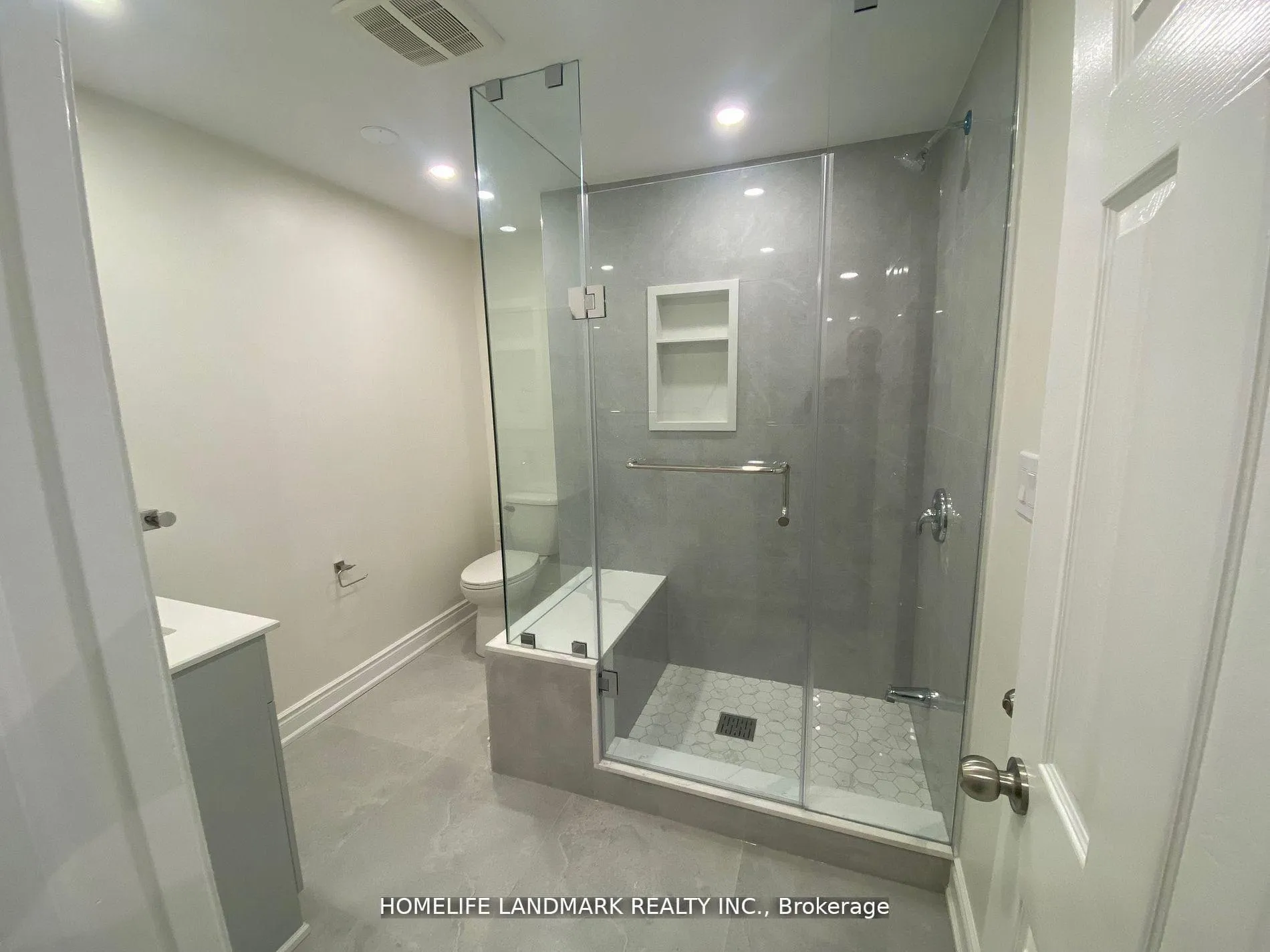Photo 11 of 1872 Parkside Drive, Pickering, Amberlea — HOMEH