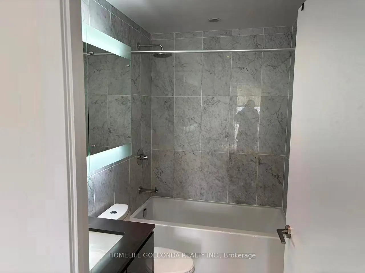 Photo 10 of Unit 3308, 117 Mcmahon Drive, North York, Bayview Village — HOMEH