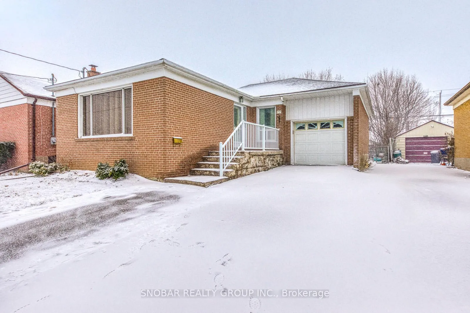 Photo 2 of 22 Coolhurst Drive, Etobicoke, Rexdale-Kipling — HOMEH