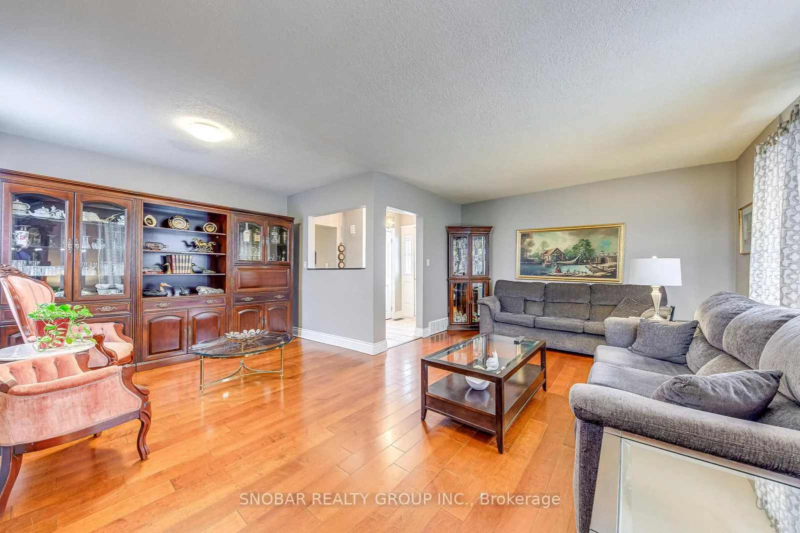 Photo 5 of 22 Coolhurst Drive, Etobicoke, Rexdale-Kipling — HOMEH