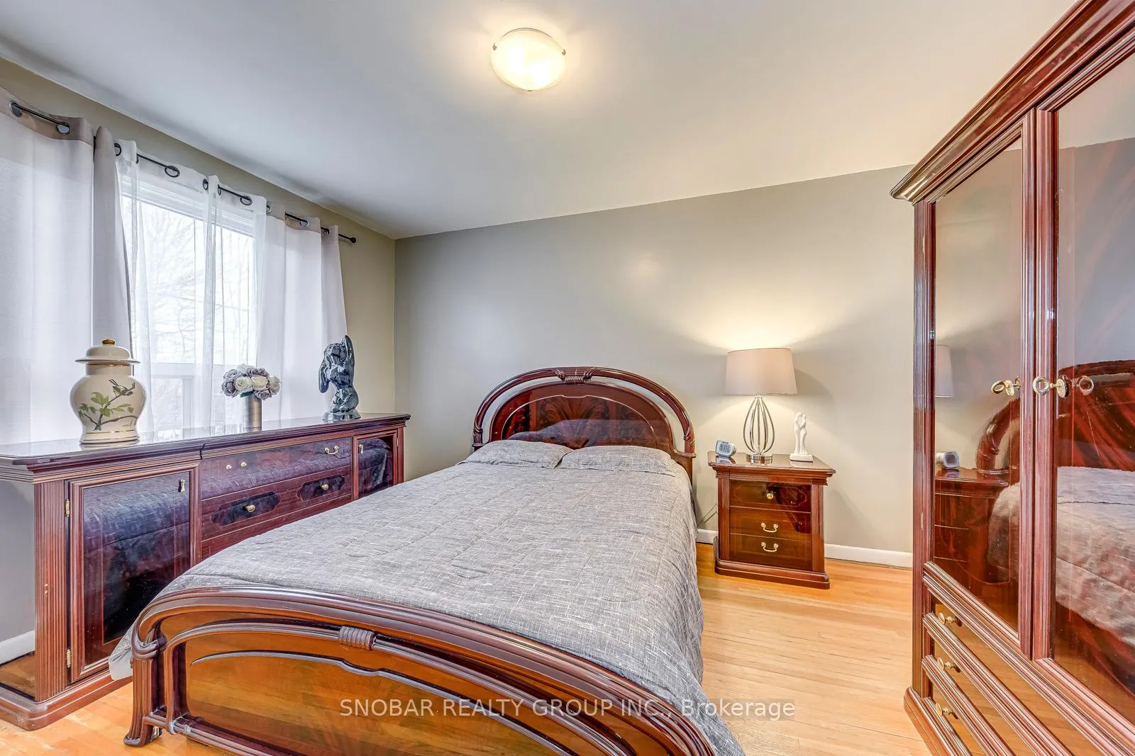 Photo 13 of 22 Coolhurst Drive, Etobicoke, Rexdale-Kipling — HOMEH