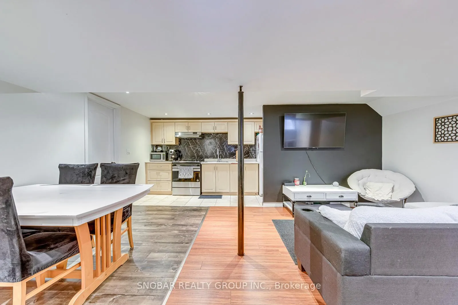 Photo 15 of 22 Coolhurst Drive, Etobicoke, Rexdale-Kipling — HOMEH