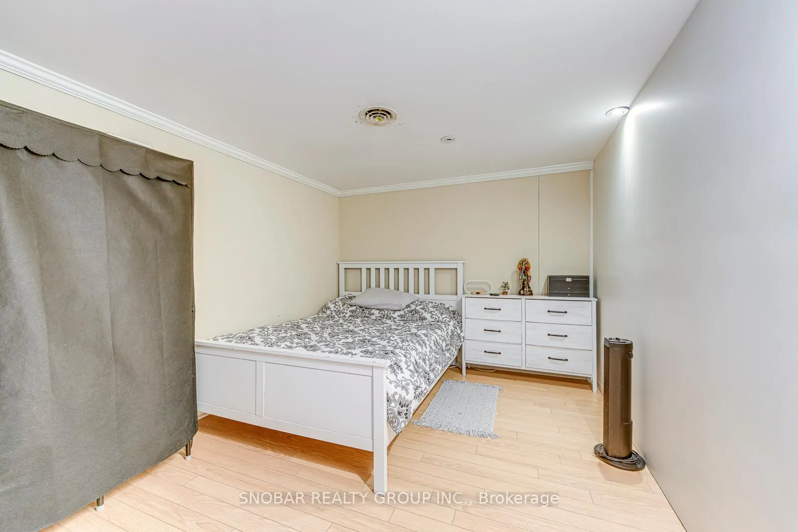 Photo 20 of 22 Coolhurst Drive, Etobicoke, Rexdale-Kipling — HOMEH