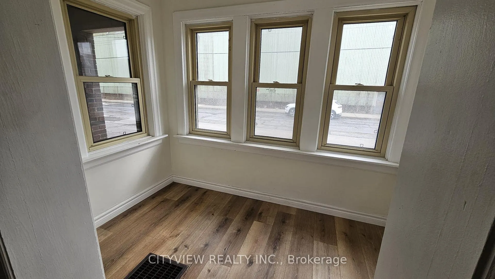 Photo 3 of 281 Wentworth Street, Hamilton, Landsdale — HOMEH