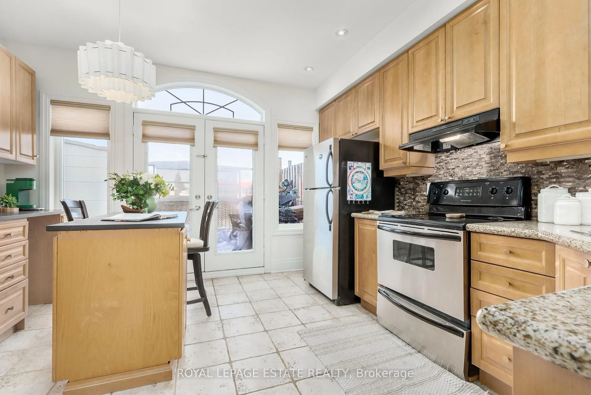 Photo 18 of 120 Clement Road, Etobicoke, Willowridge-Martingrove-Richview — HOMEH