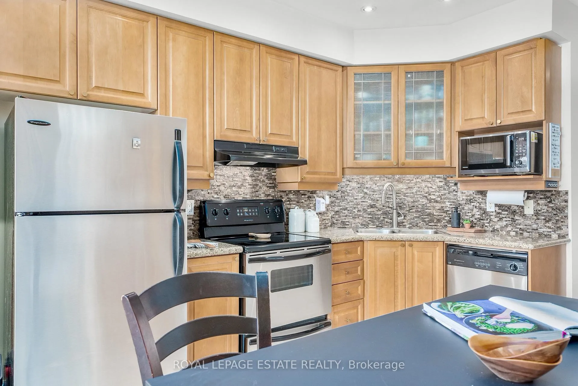 Photo 20 of 120 Clement Road, Etobicoke, Willowridge-Martingrove-Richview — HOMEH