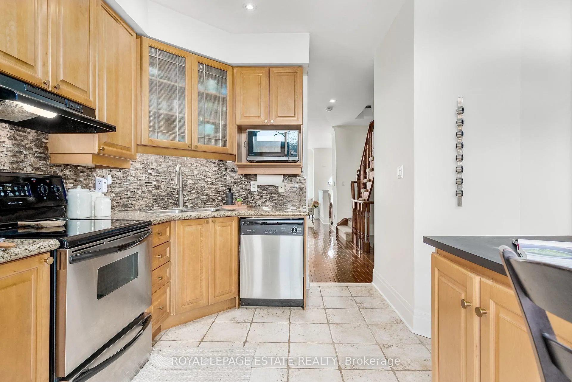 Photo 21 of 120 Clement Road, Etobicoke, Willowridge-Martingrove-Richview — HOMEH