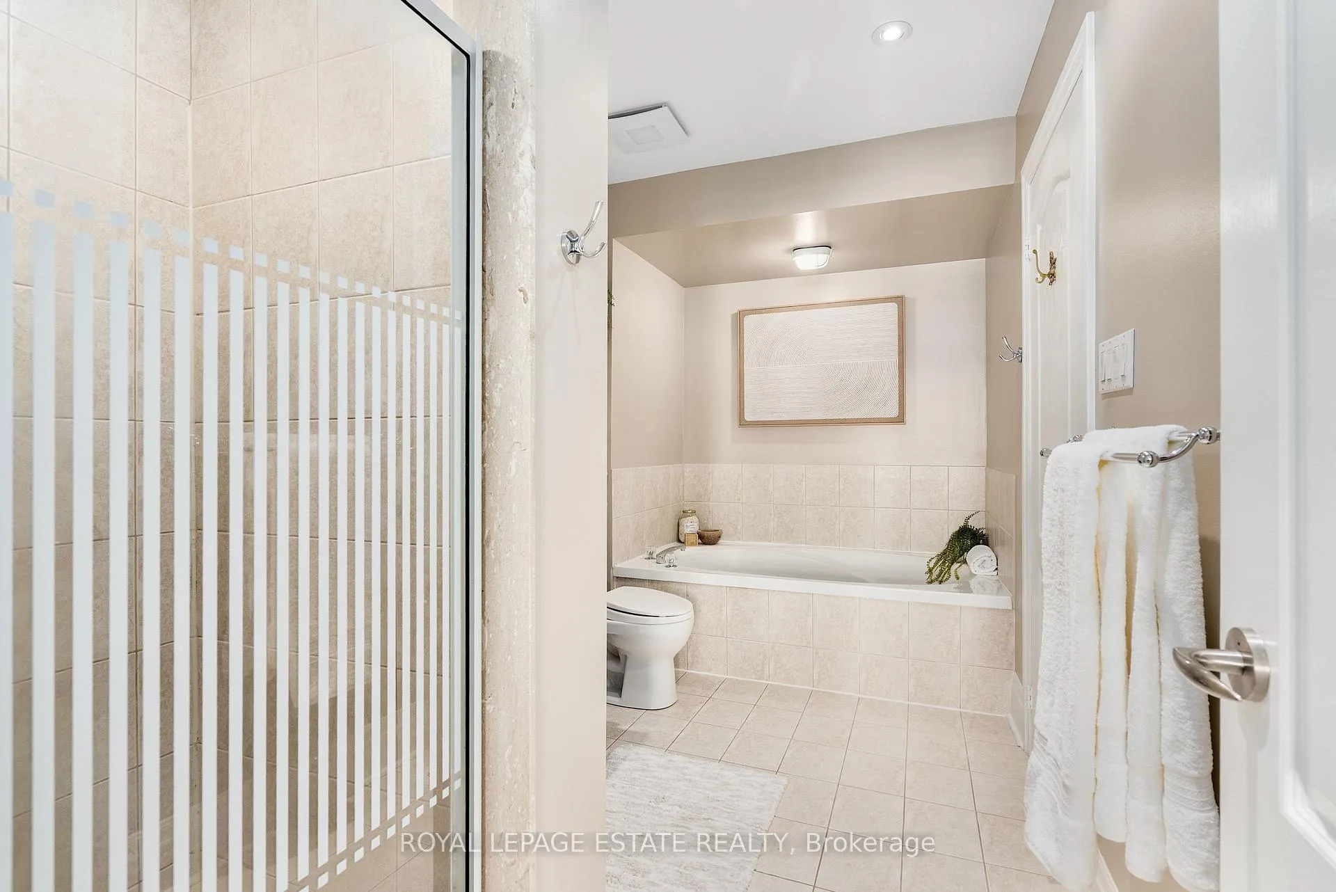 Photo 31 of 120 Clement Road, Etobicoke, Willowridge-Martingrove-Richview — HOMEH