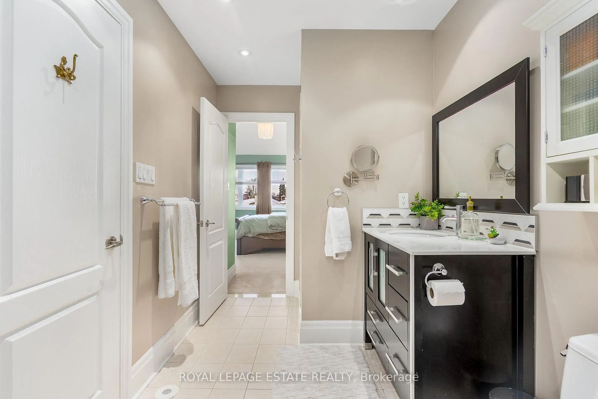 Photo 33 of 120 Clement Road, Etobicoke, Willowridge-Martingrove-Richview — HOMEH