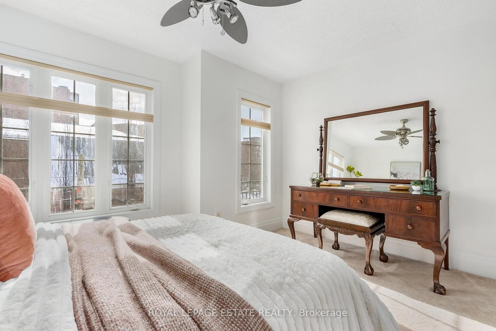 Photo 40 of 120 Clement Road, Etobicoke, Willowridge-Martingrove-Richview — HOMEH