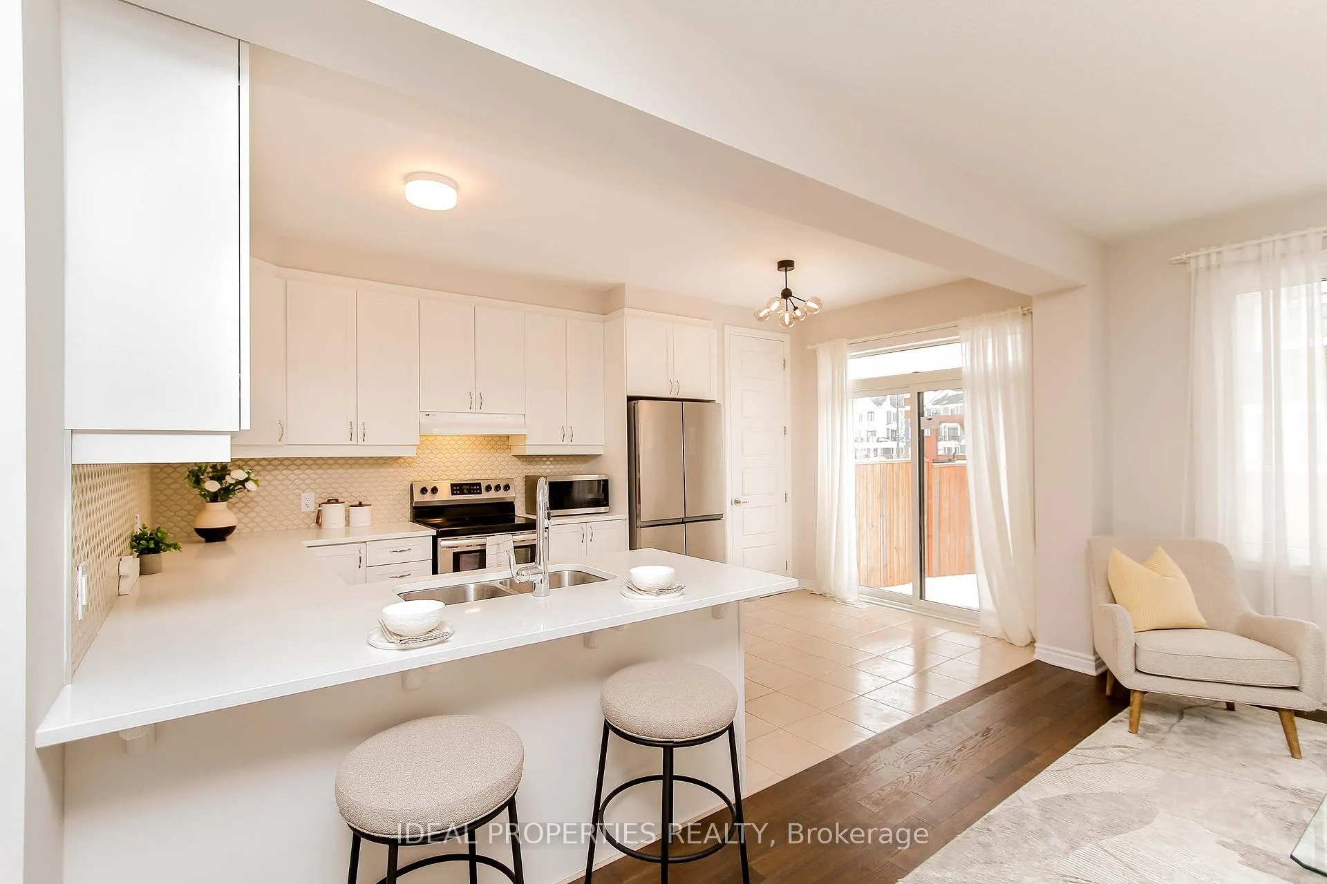 Photo 15 of 703 Derreen Avenue, Ottawa, Stittsville (North) — HOMEH