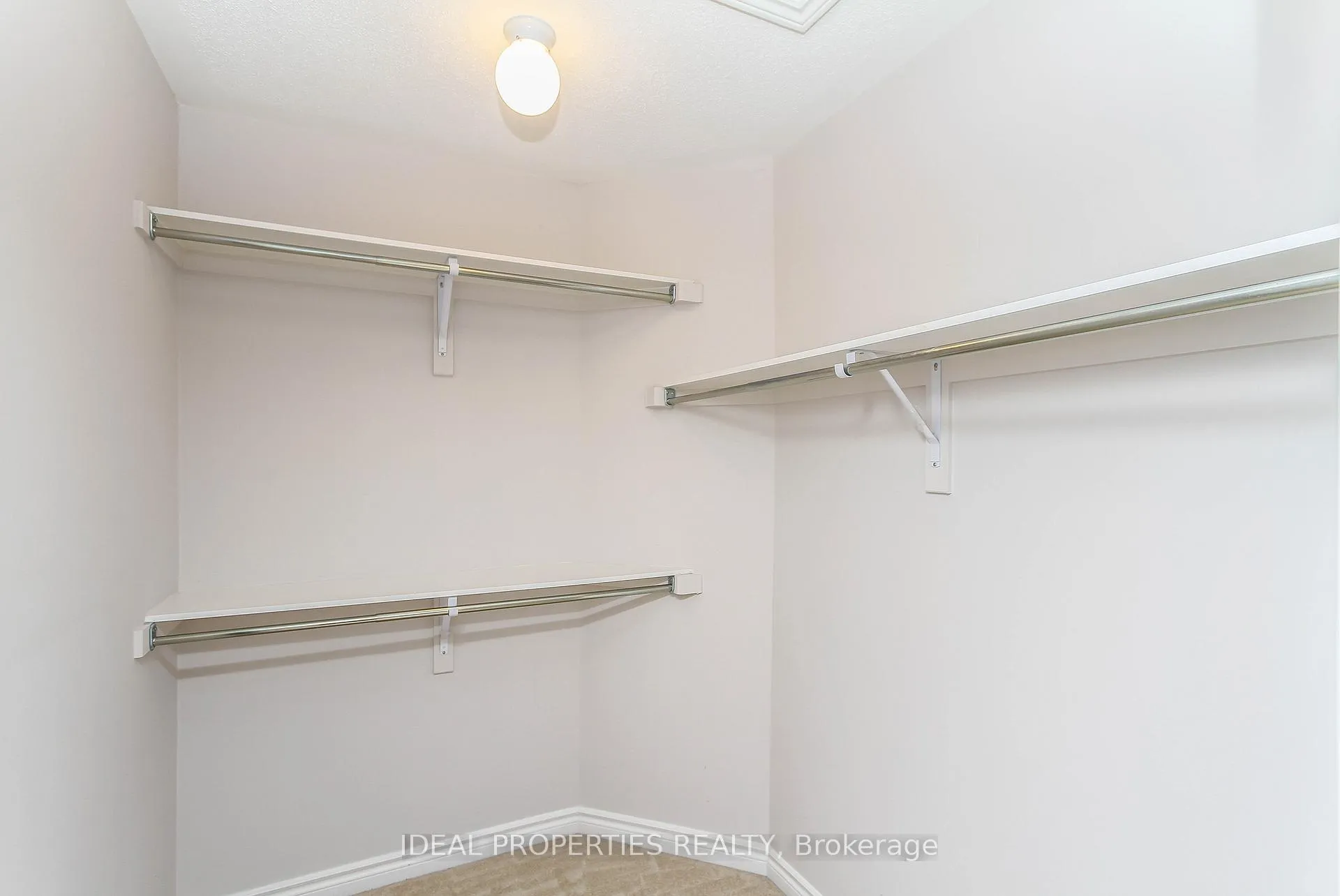 Photo 33 of 703 Derreen Avenue, Ottawa, Stittsville (North) — HOMEH