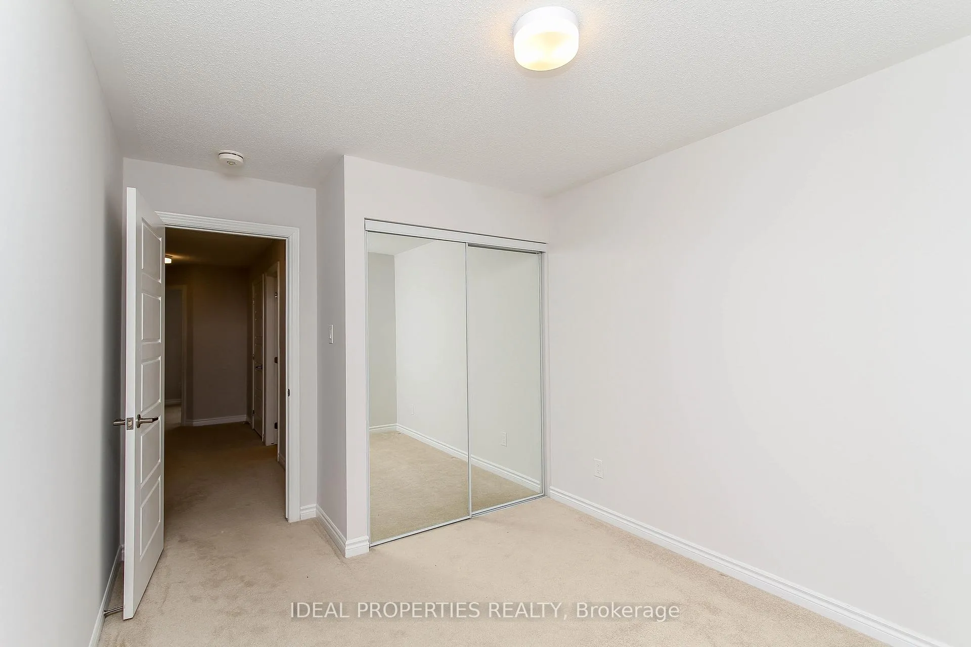 Photo 36 of 703 Derreen Avenue, Ottawa, Stittsville (North) — HOMEH