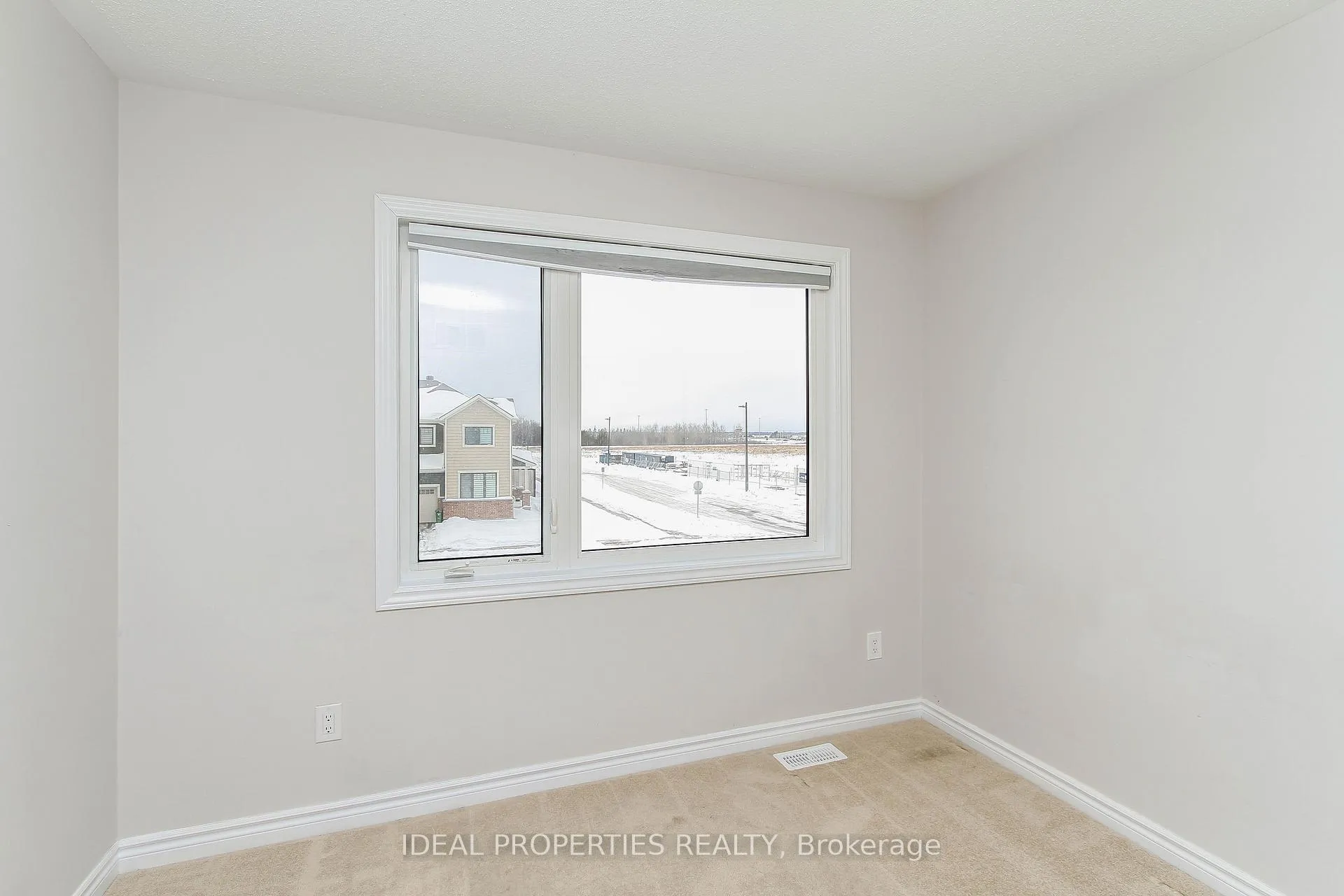 Photo 38 of 703 Derreen Avenue, Ottawa, Stittsville (North) — HOMEH