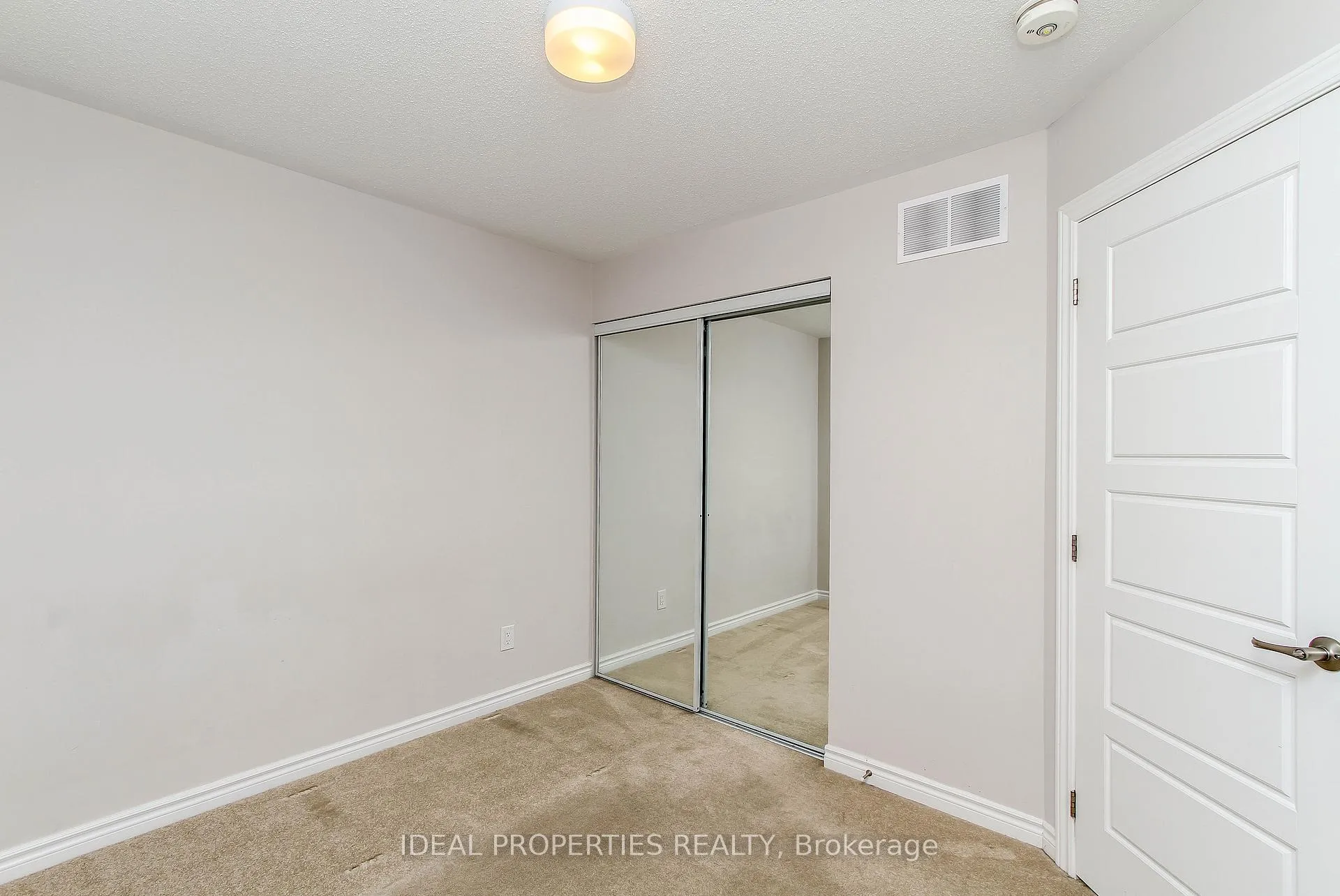 Photo 39 of 703 Derreen Avenue, Ottawa, Stittsville (North) — HOMEH