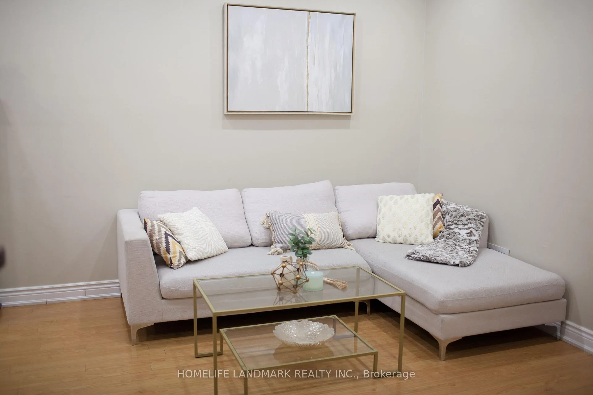 Photo 13 of 24 Cherryplum Way, Brampton, Bramalea North Industrial — HOMEH