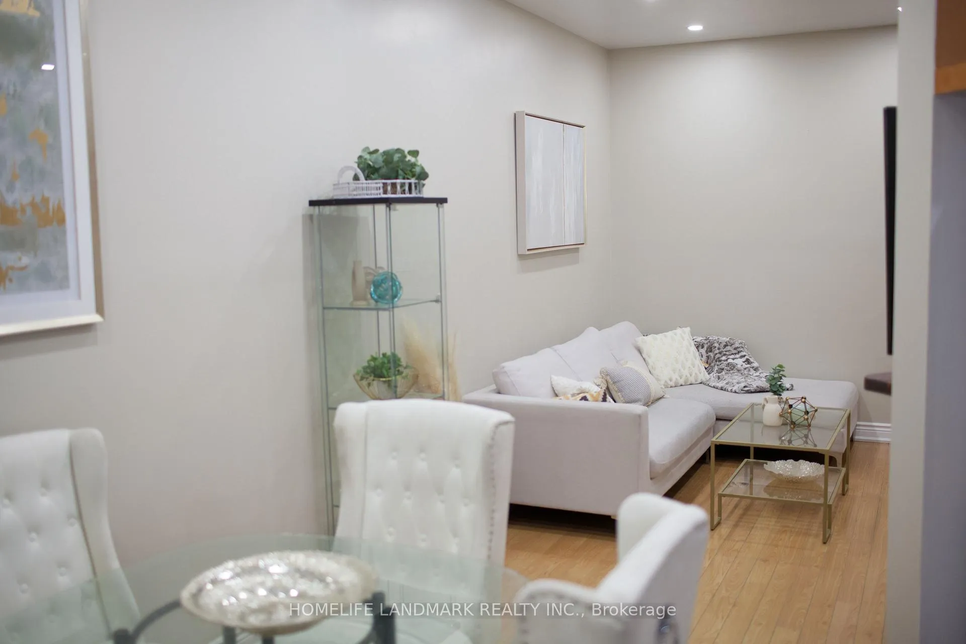 Photo 14 of 24 Cherryplum Way, Brampton, Bramalea North Industrial — HOMEH