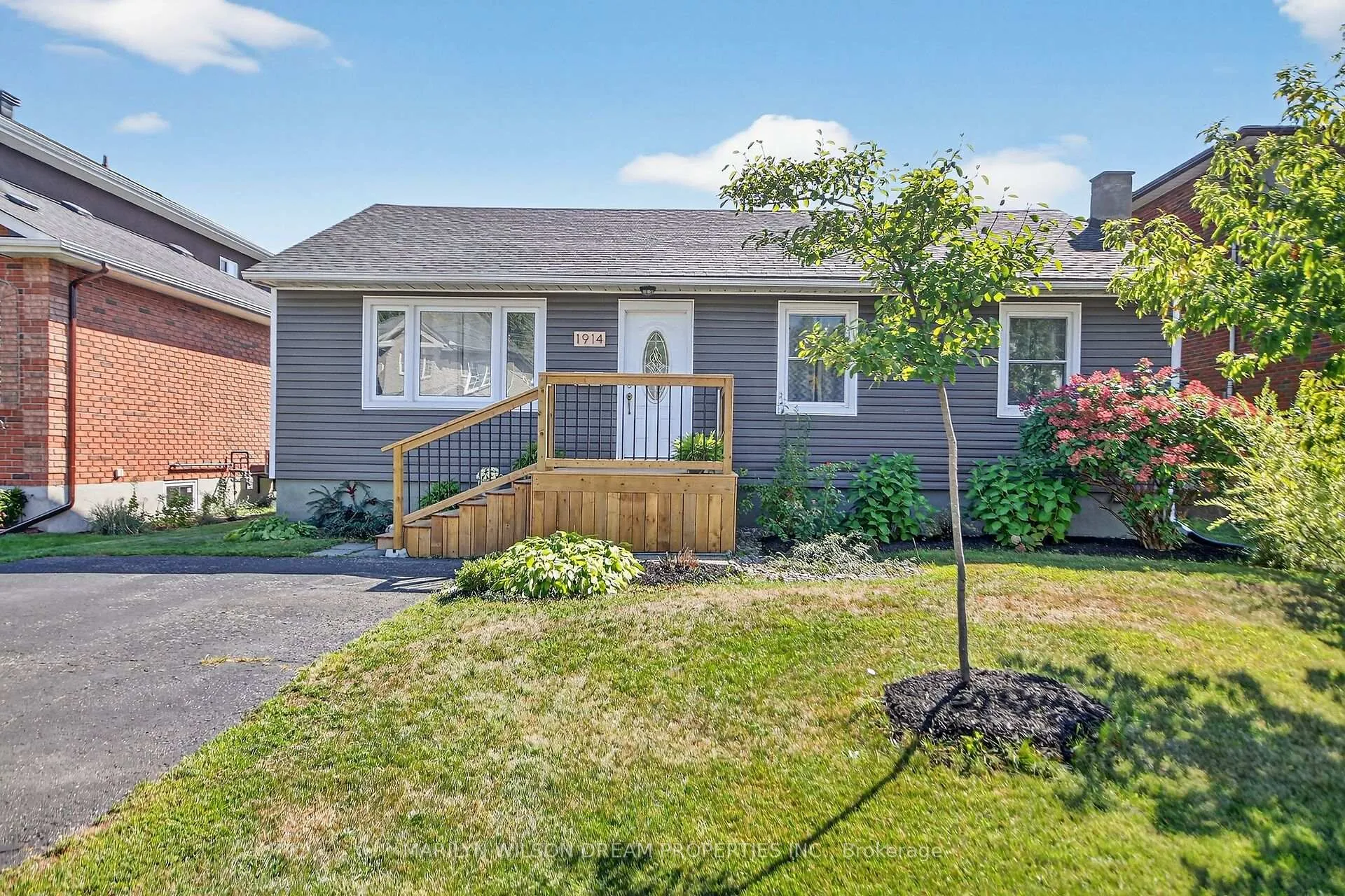Photo 2 of 1914 Rosebella Avenue, Ottawa, Blossom Park/Leitrim — HOMEH