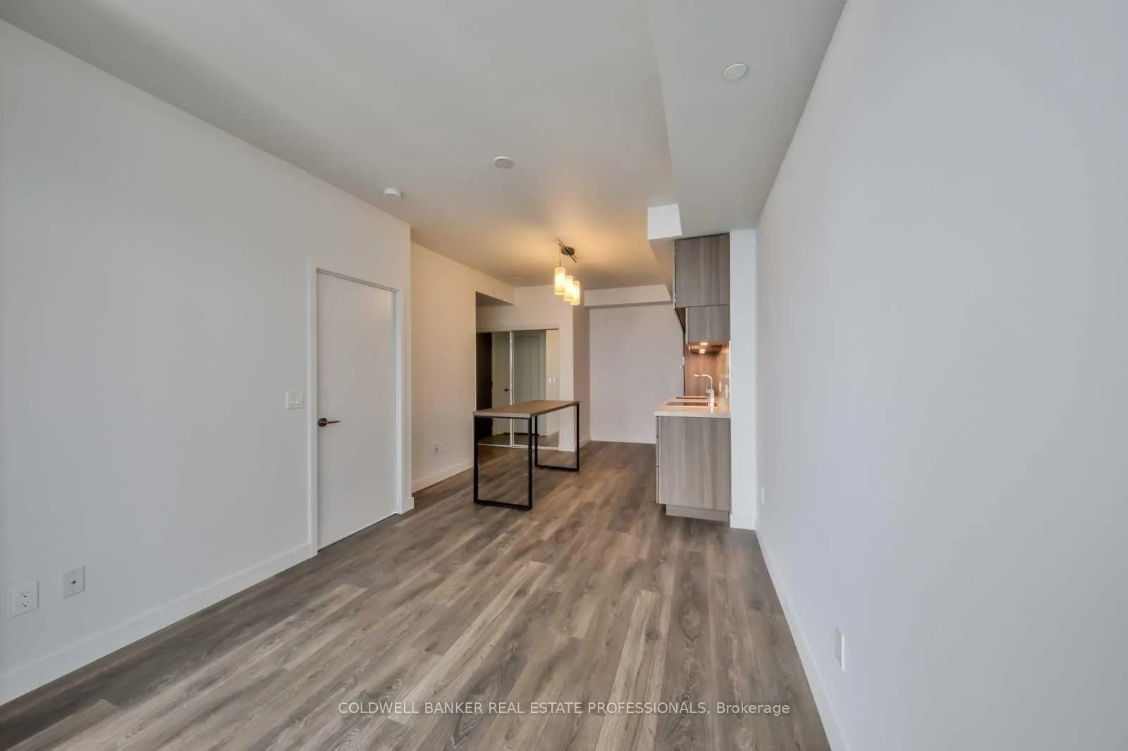 Photo 3 of Unit 5307, 8 Eglinton Avenue E, Toronto, Mount Pleasant West — HOMEH