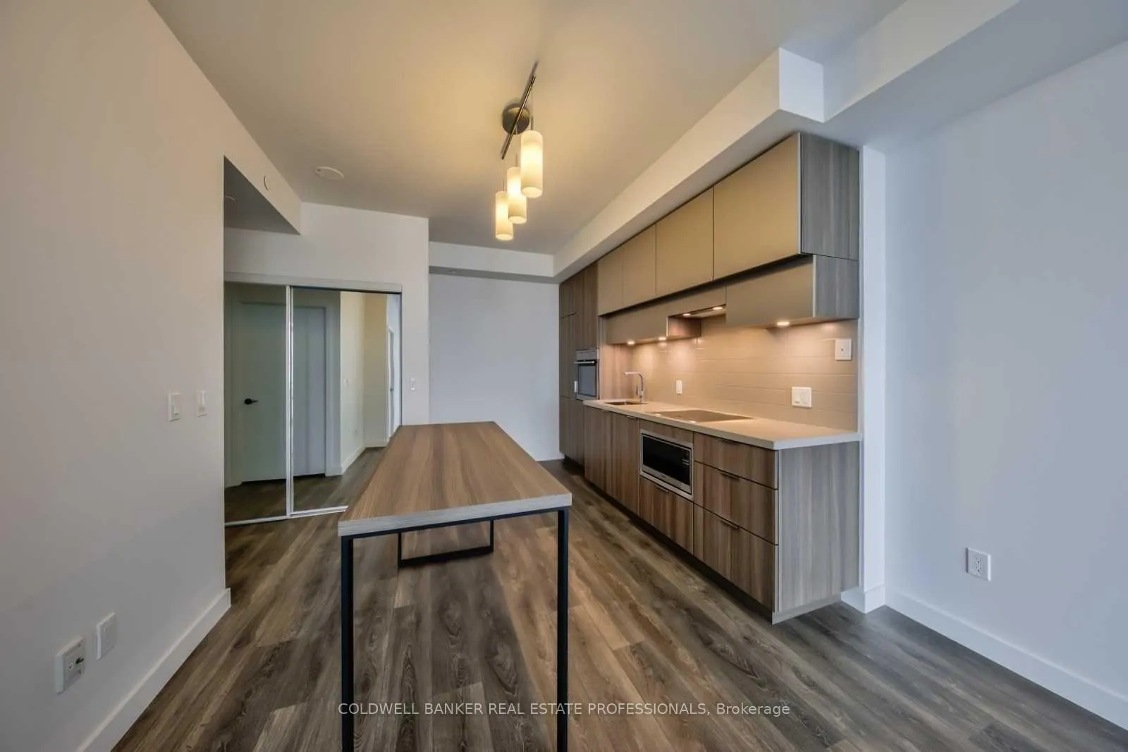 Photo 4 of Unit 5307, 8 Eglinton Avenue E, Toronto, Mount Pleasant West — HOMEH