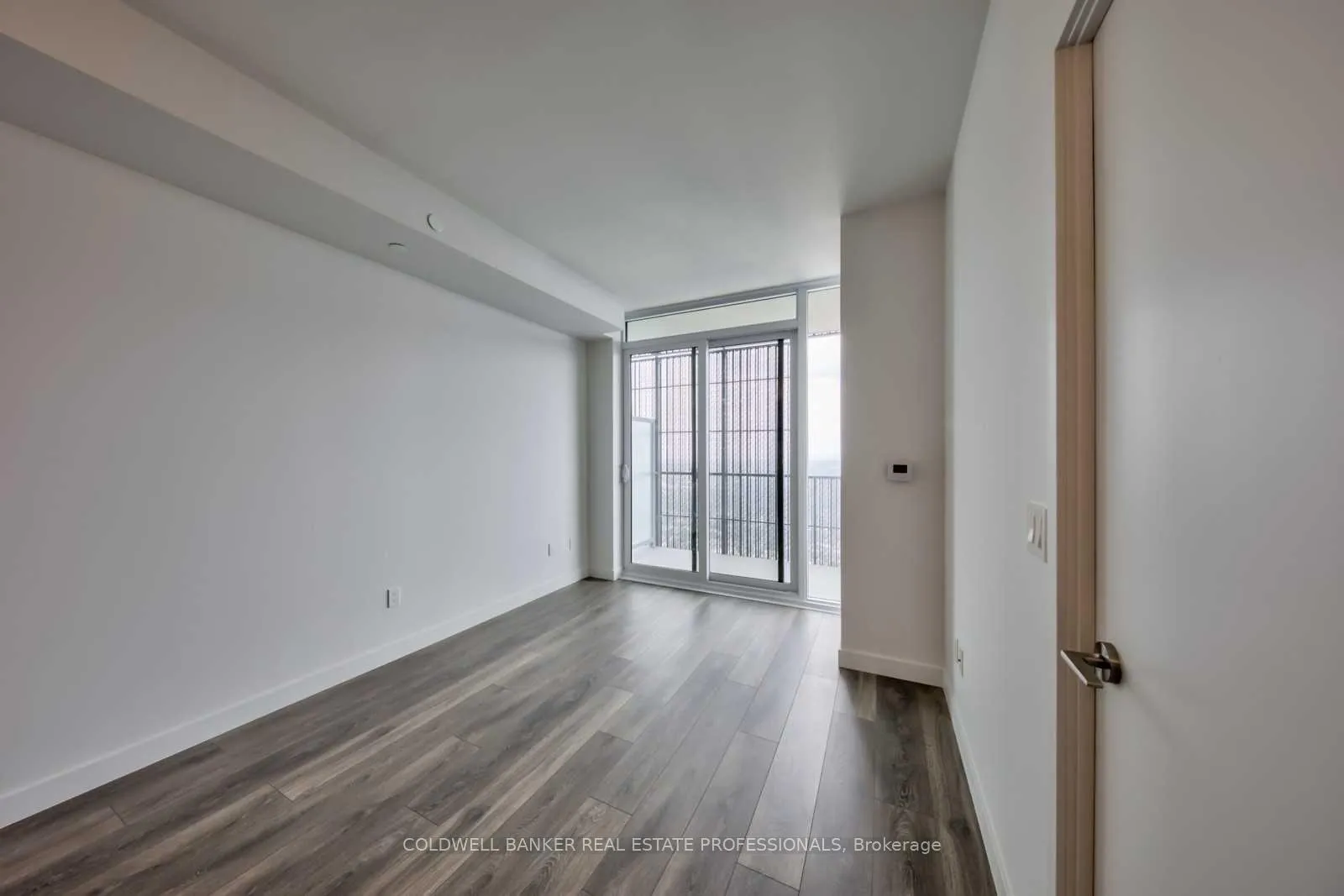 Photo 6 of Unit 5307, 8 Eglinton Avenue E, Toronto, Mount Pleasant West — HOMEH