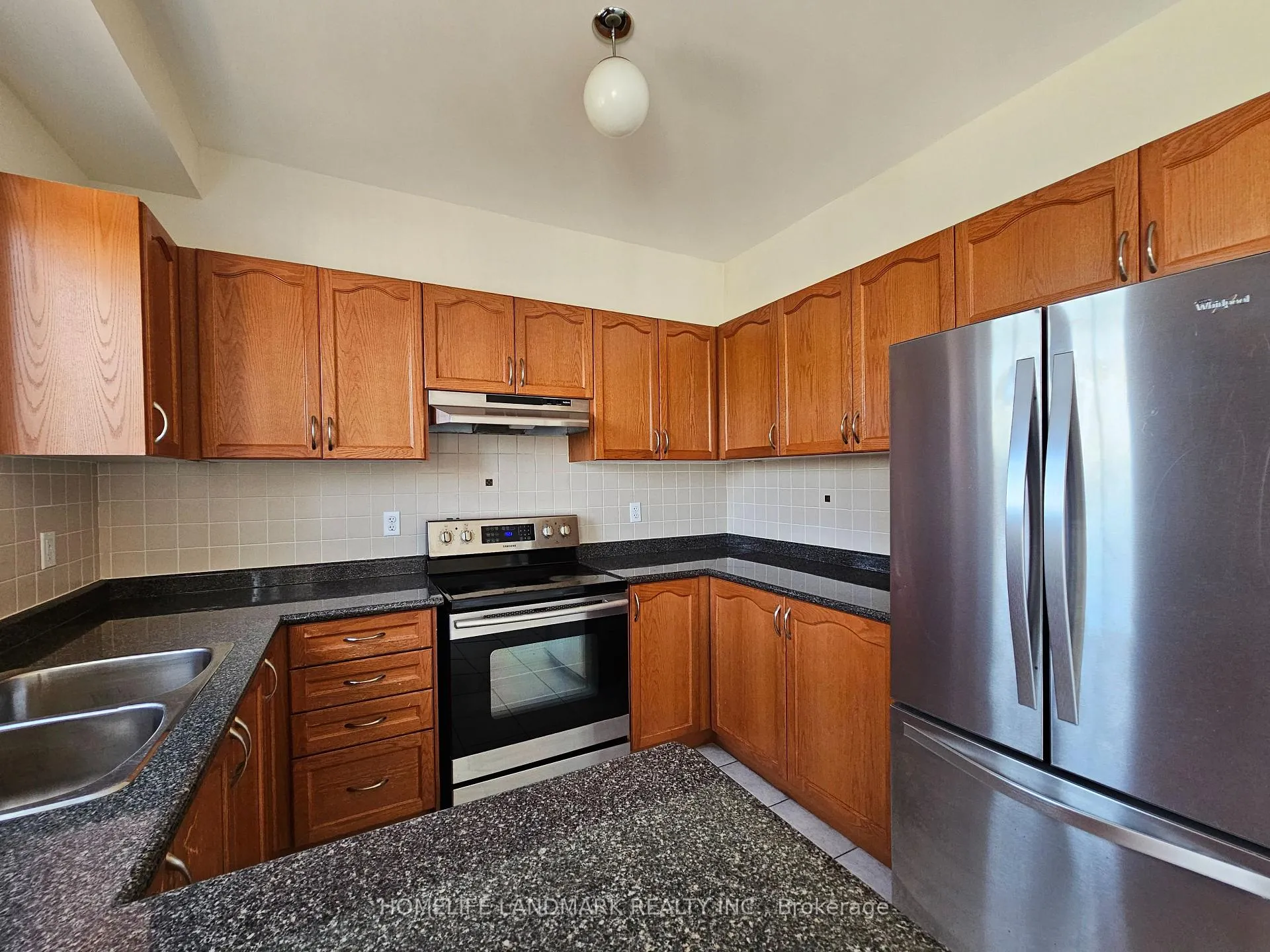 Photo 5 of 19 Voysey Way, Markham, Cedarwood — HOMEH