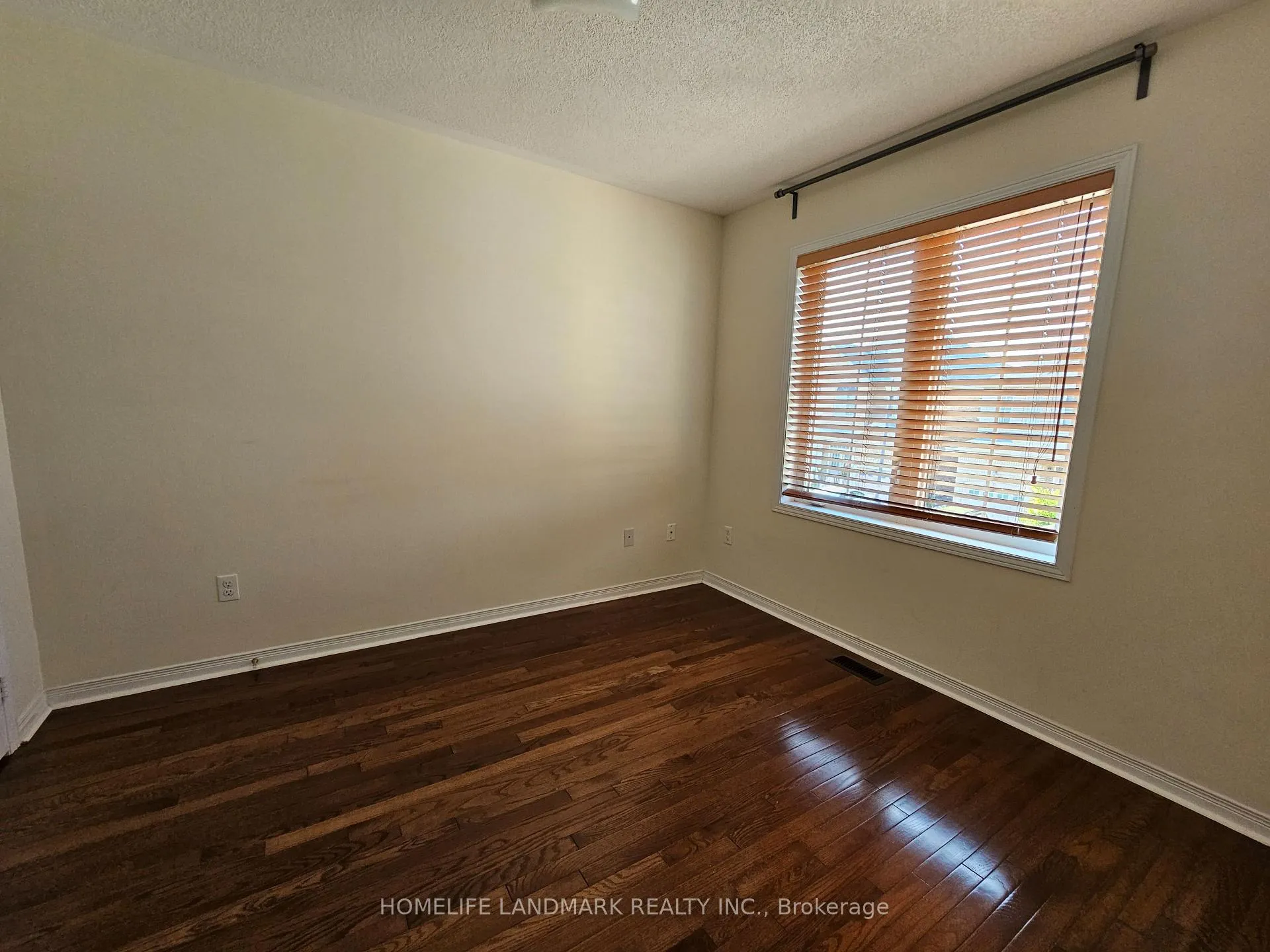 Photo 8 of 19 Voysey Way, Markham, Cedarwood — HOMEH
