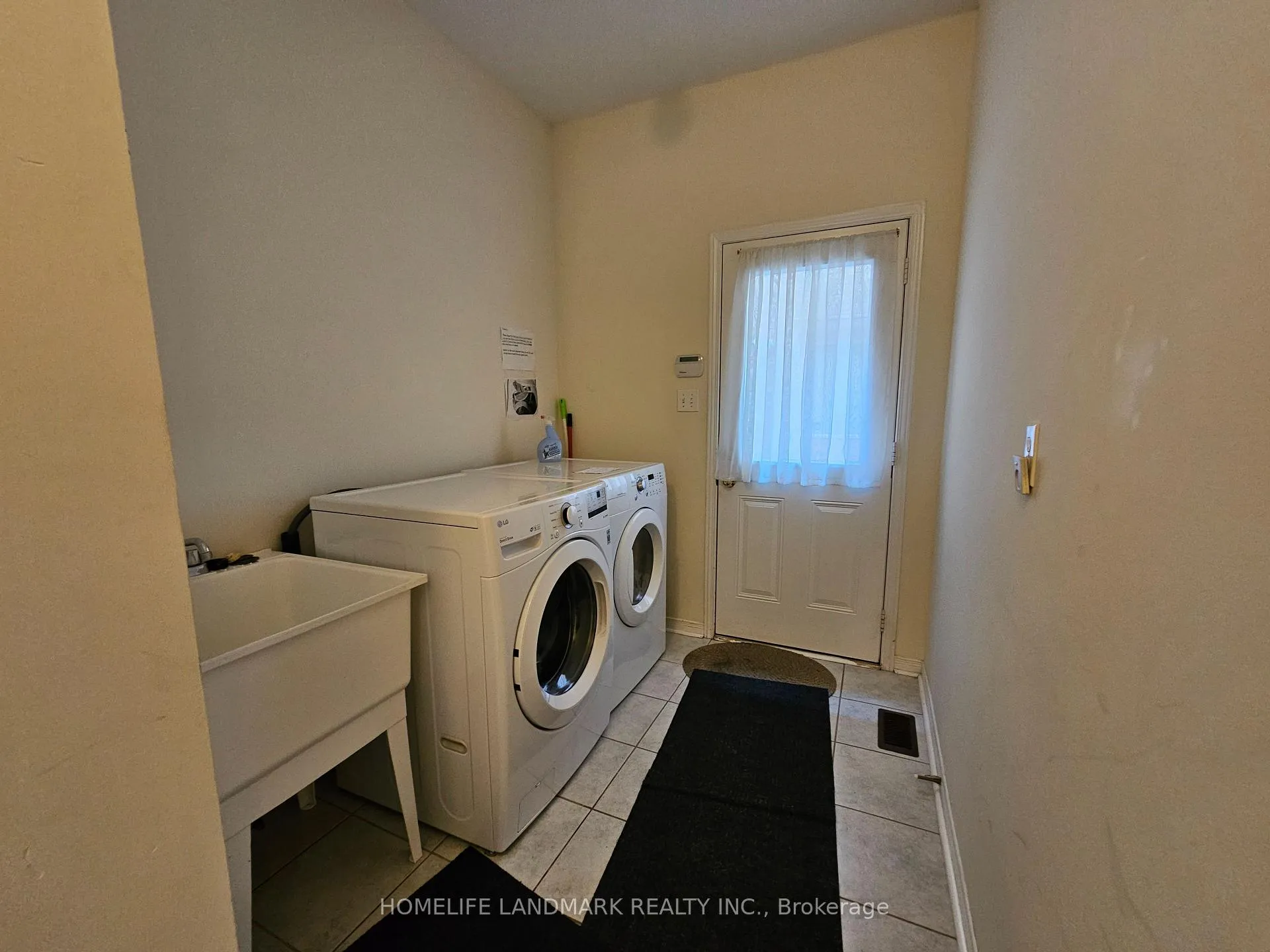 Photo 14 of 19 Voysey Way, Markham, Cedarwood — HOMEH