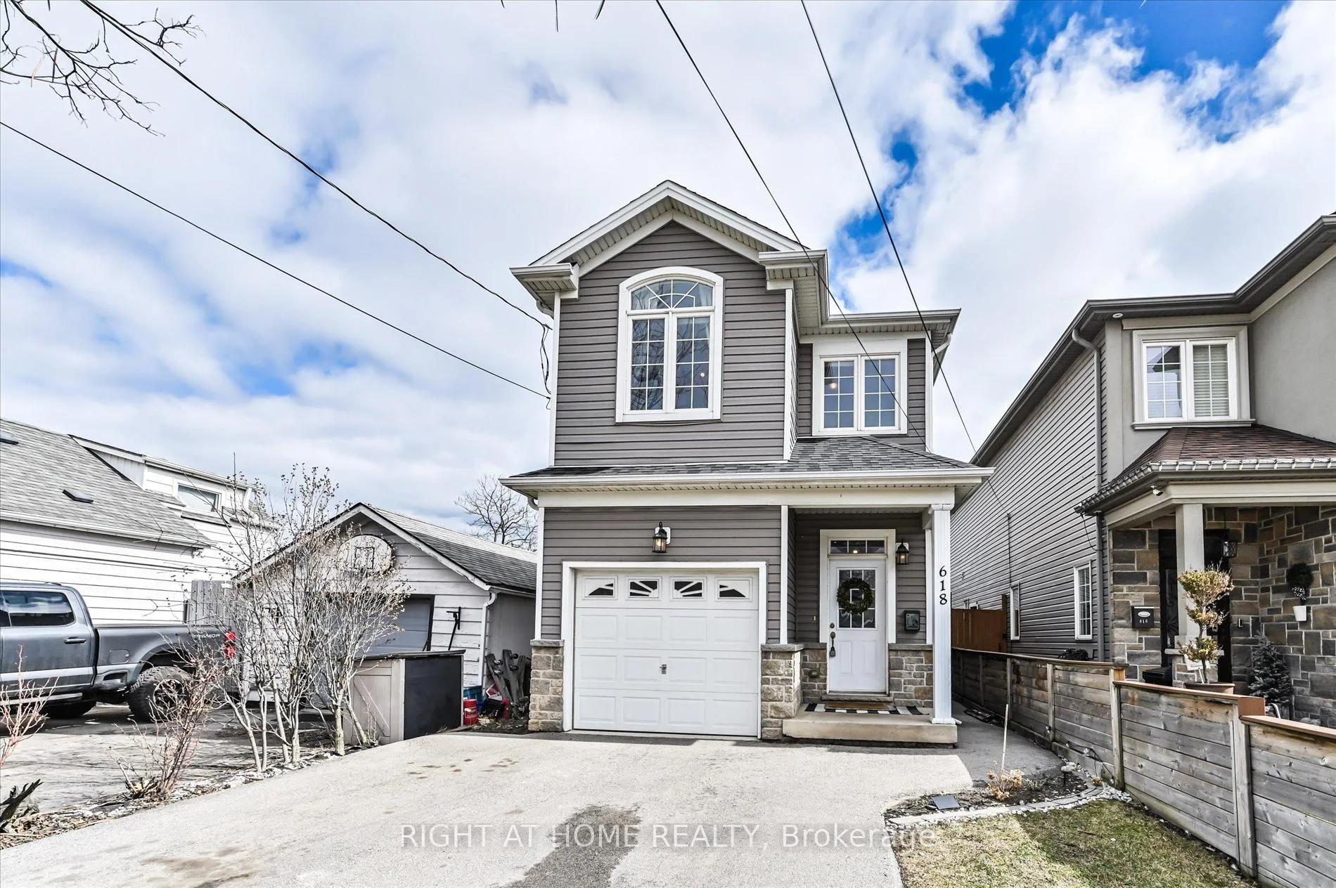 Photo 3 of 618 Knox Avenue, Hamilton, Parkview — HOMEH