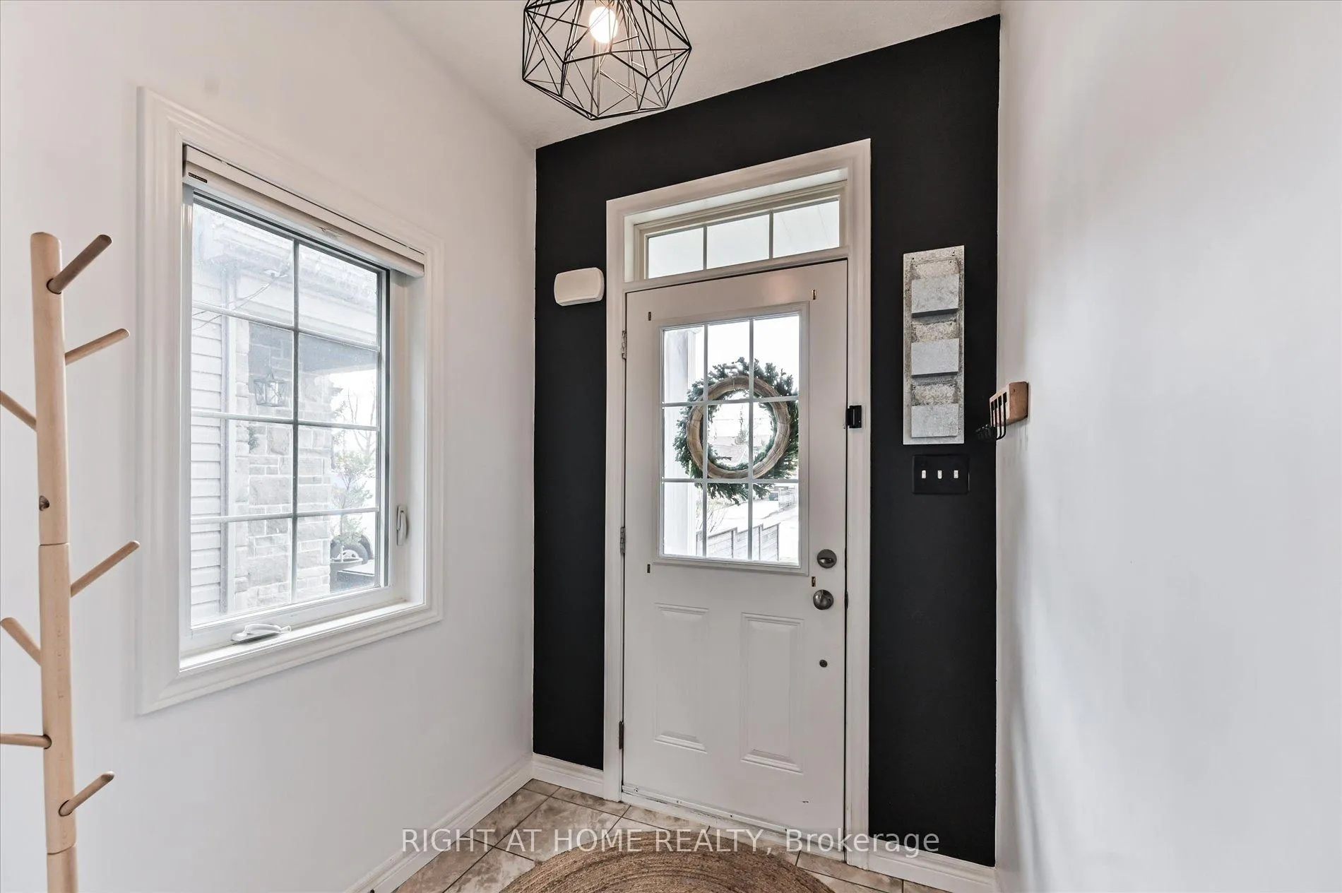 Photo 4 of 618 Knox Avenue, Hamilton, Parkview — HOMEH