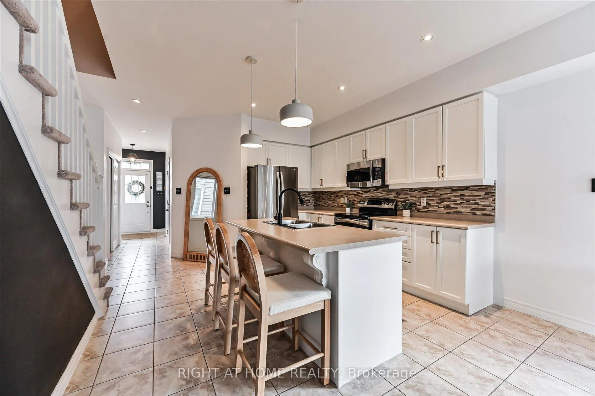 Photo 10 of 618 Knox Avenue, Hamilton, Parkview — HOMEH
