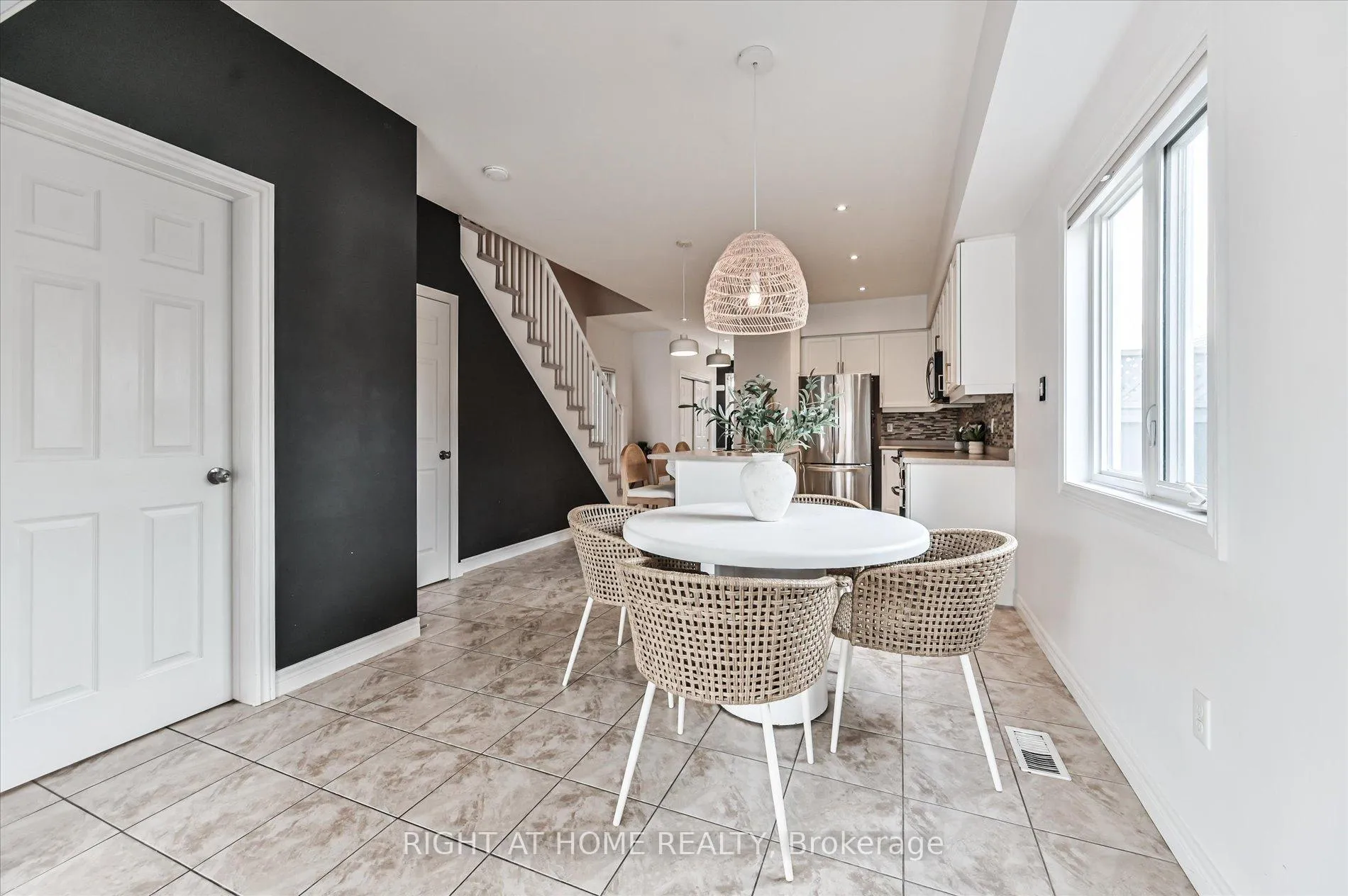 Photo 14 of 618 Knox Avenue, Hamilton, Parkview — HOMEH
