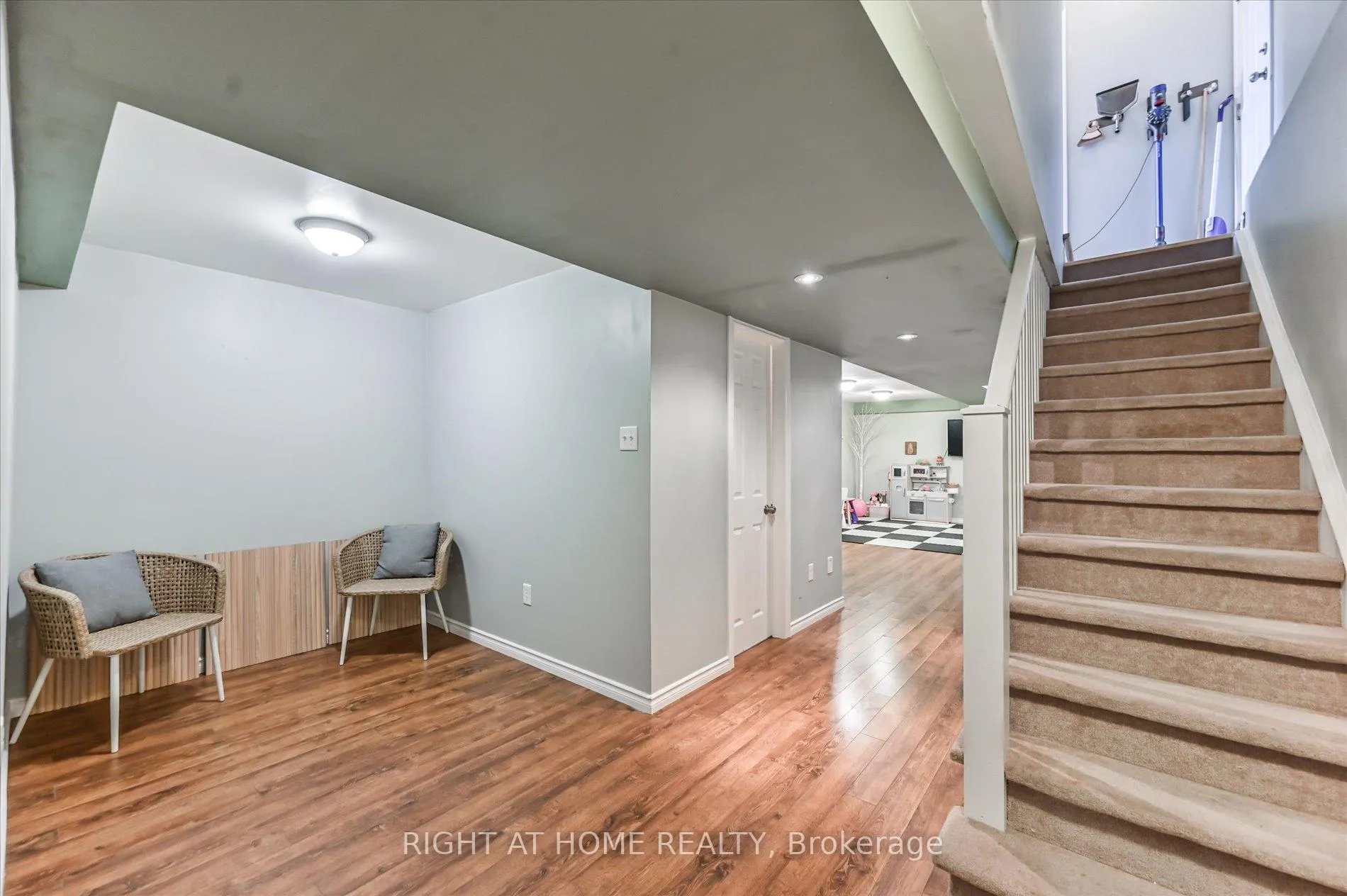 Photo 35 of 618 Knox Avenue, Hamilton, Parkview — HOMEH