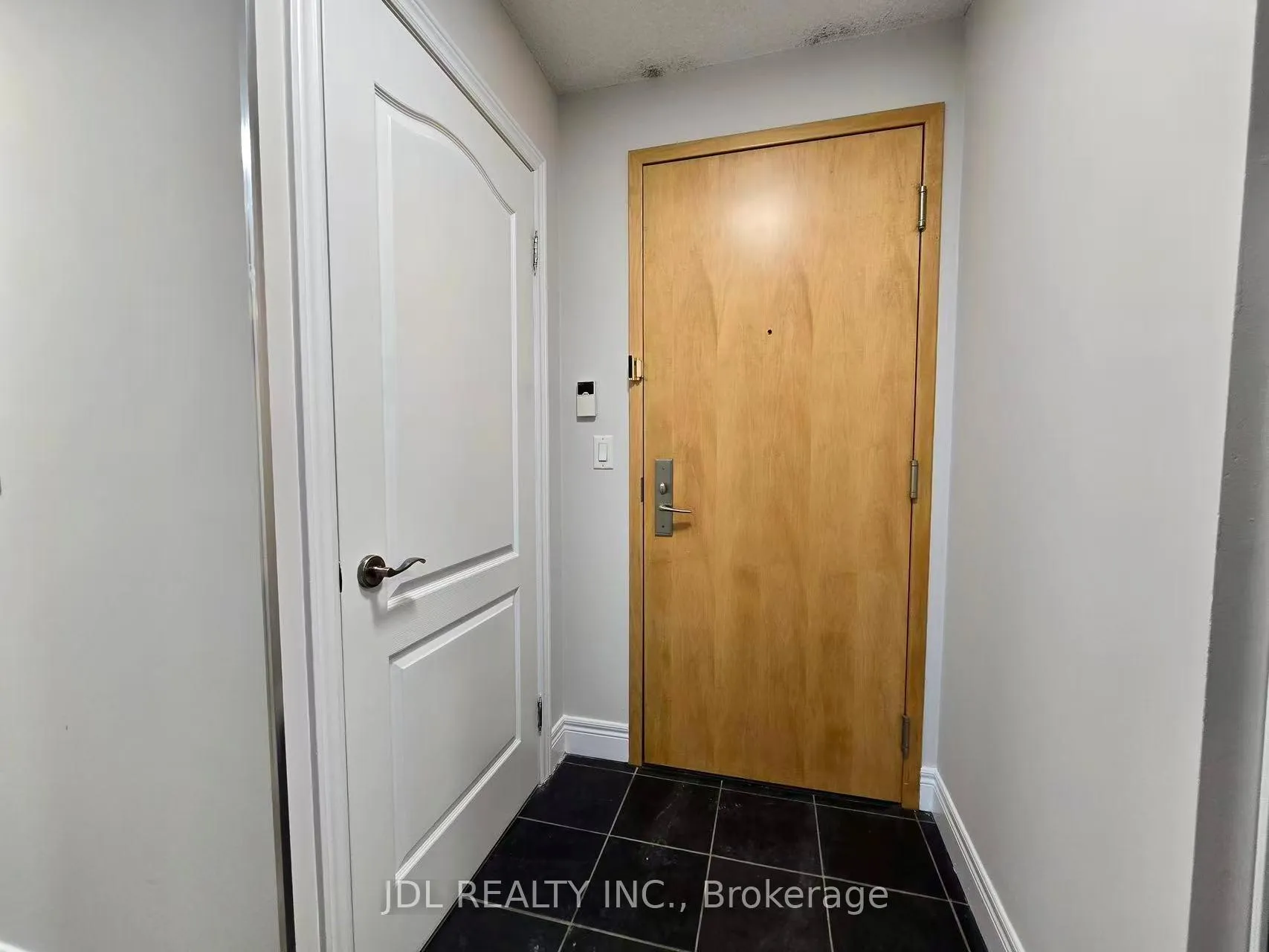 Photo 4 of Unit 501, 62 Suncrest Boulevard, Markham, Commerce Valley — HOMEH